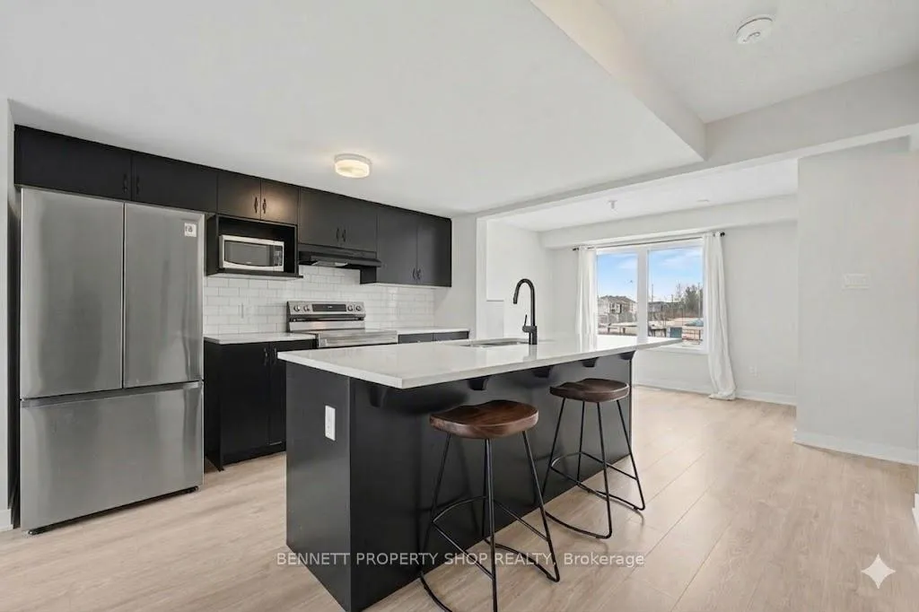 Photo 2 of 2412 Watercolours Way, Ottawa, Barrhaven - Half Moon Bay — HOMEH