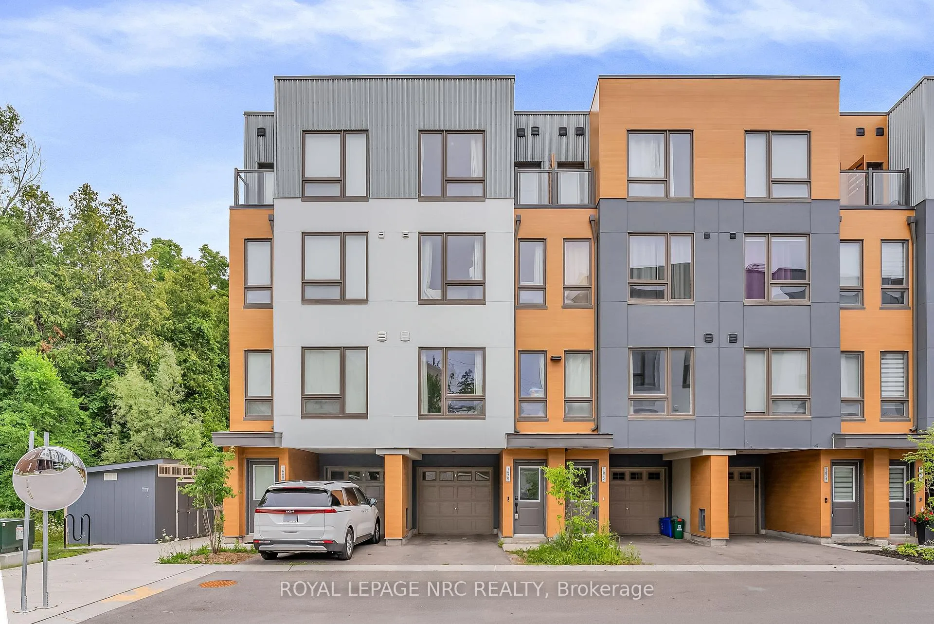 Photo 1 of 1670 Pleasure Valley Path, Oshawa, Samac — HOMEH