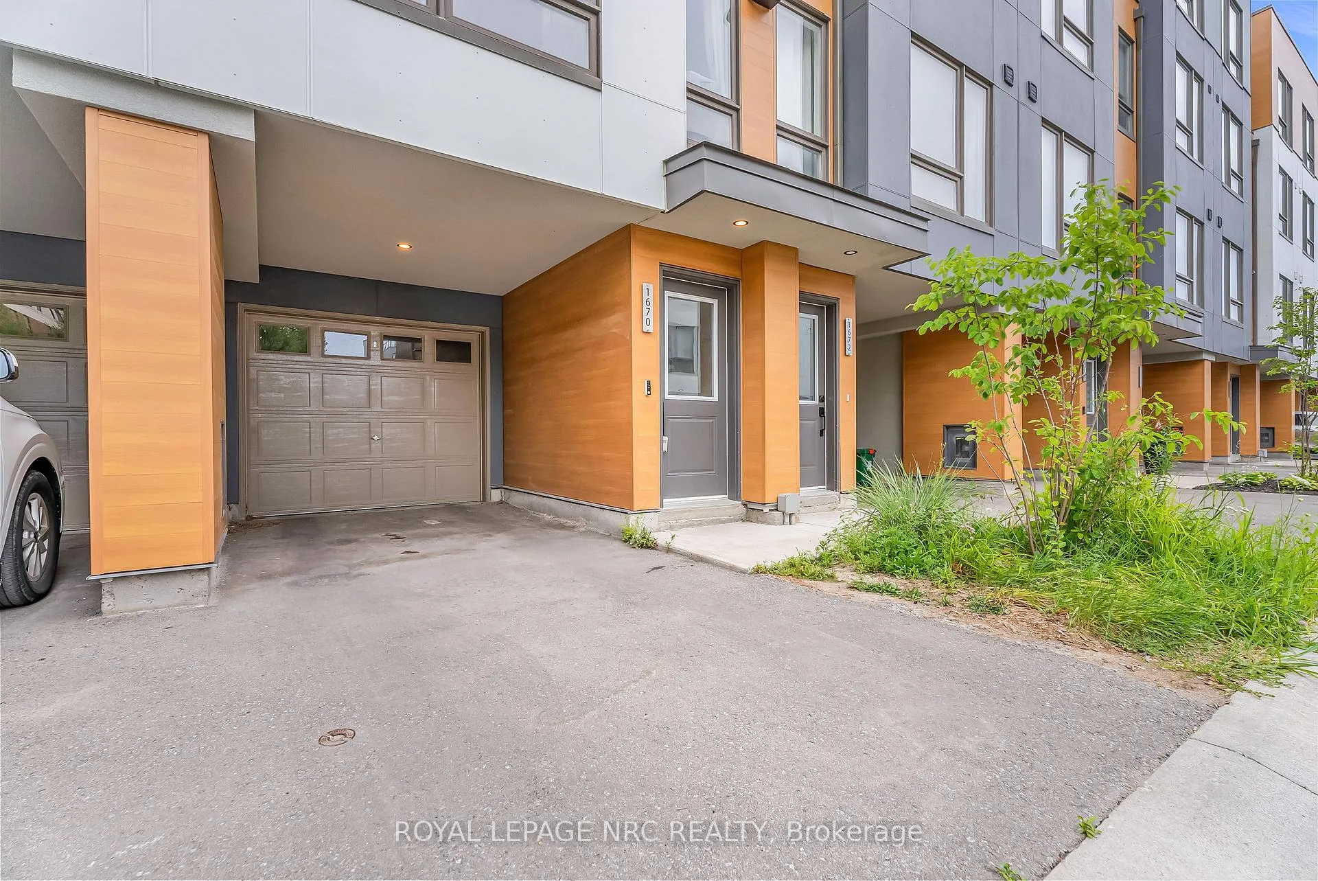 Photo 4 of 1670 Pleasure Valley Path, Oshawa, Samac — HOMEH