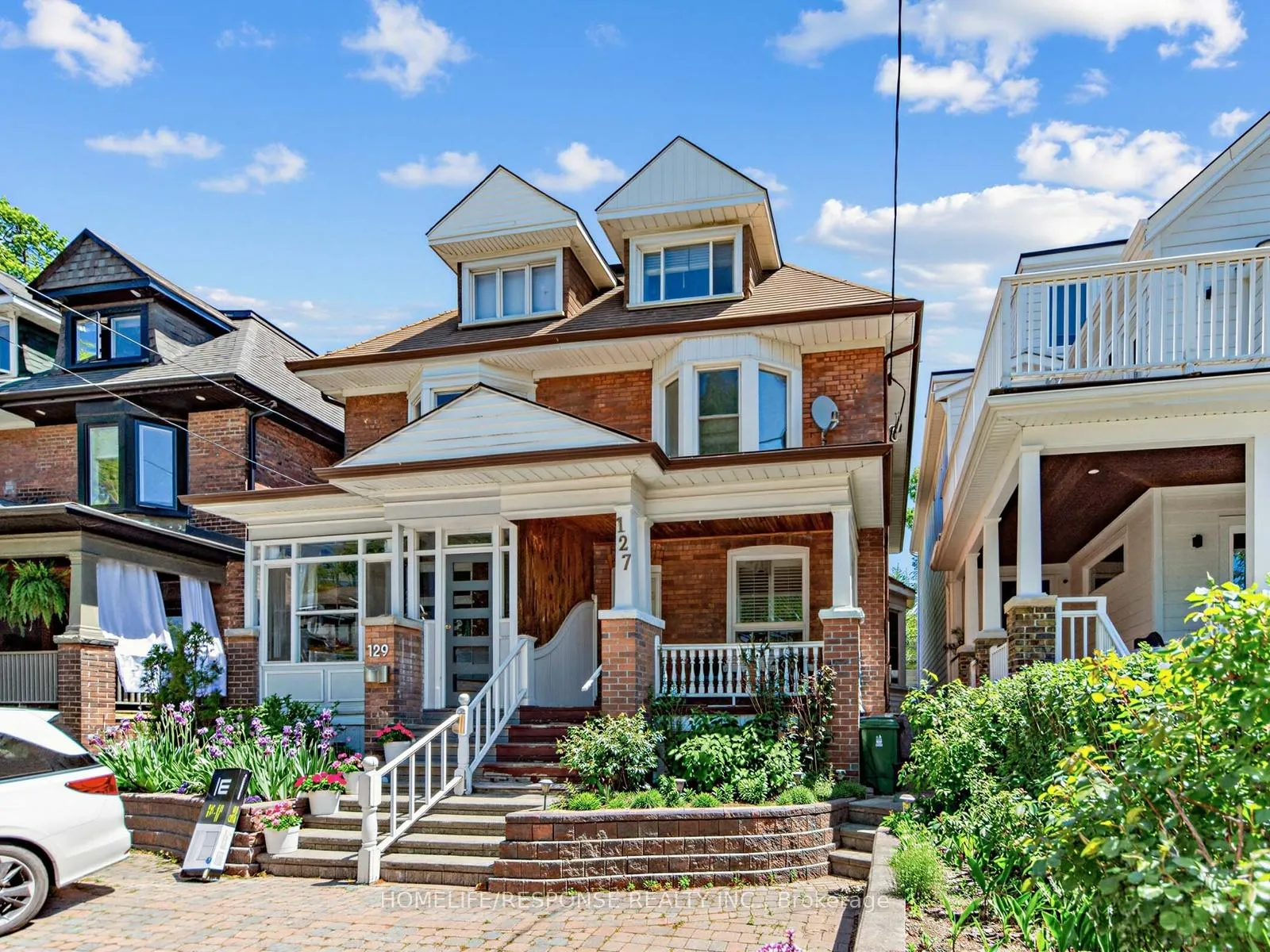 Photo 2 of 127 Lee Avenue, Toronto, The Beaches — HOMEH