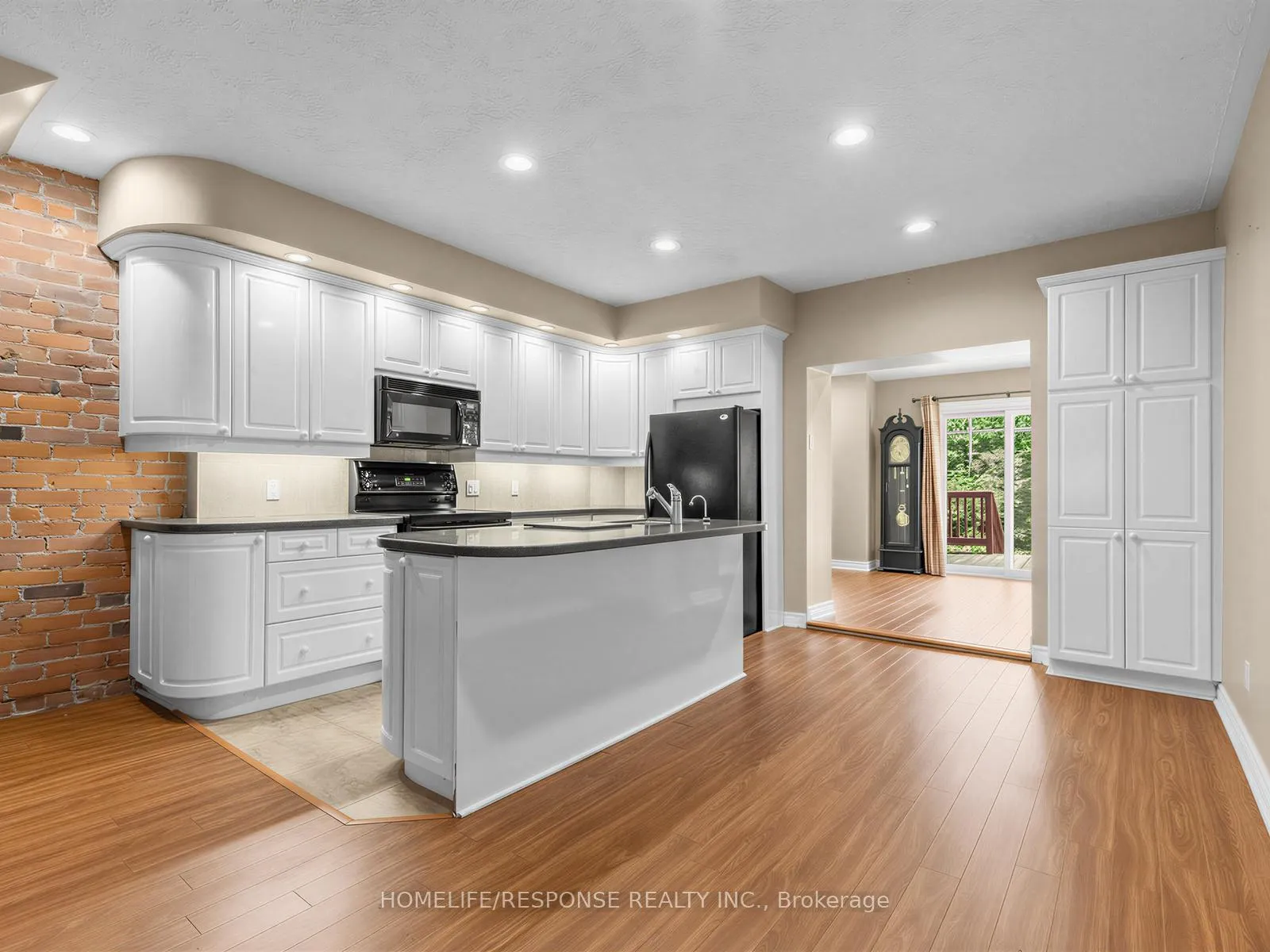 Photo 11 of 127 Lee Avenue, Toronto, The Beaches — HOMEH
