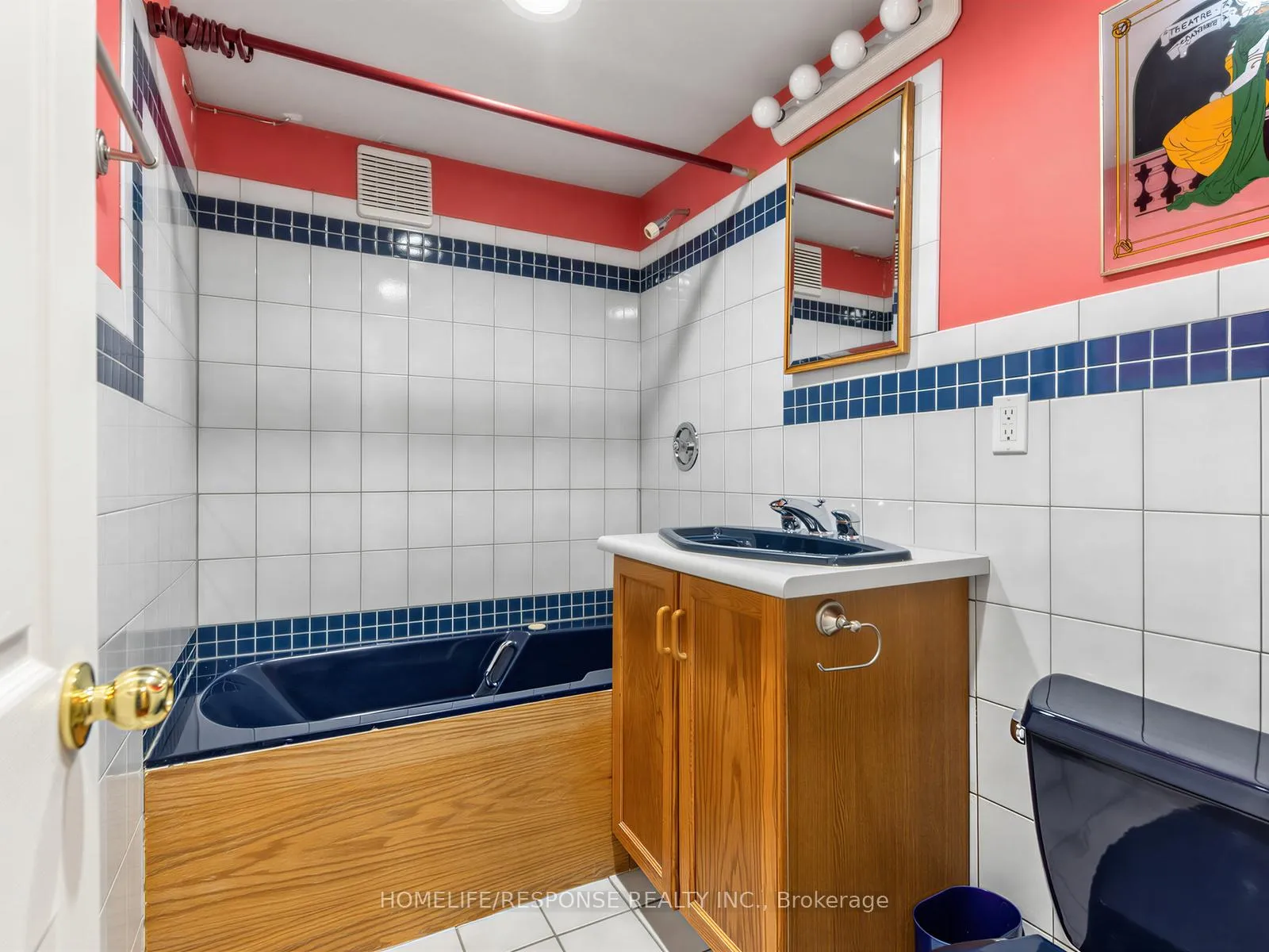 Photo 19 of 127 Lee Avenue, Toronto, The Beaches — HOMEH