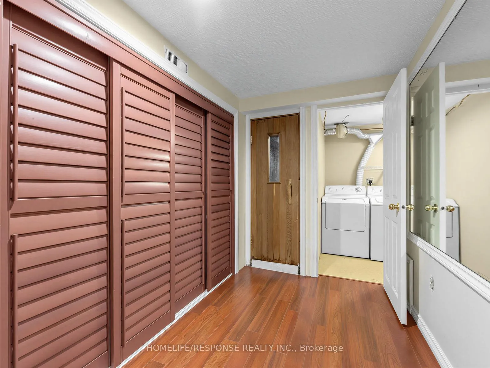 Photo 20 of 127 Lee Avenue, Toronto, The Beaches — HOMEH