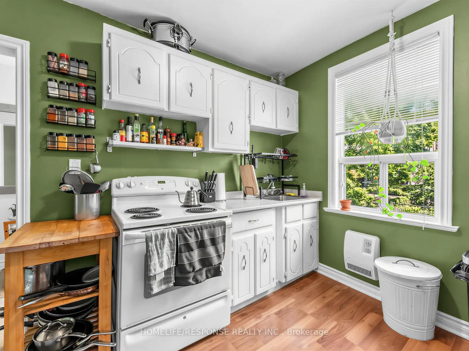 Photo 26 of 127 Lee Avenue, Toronto, The Beaches — HOMEH