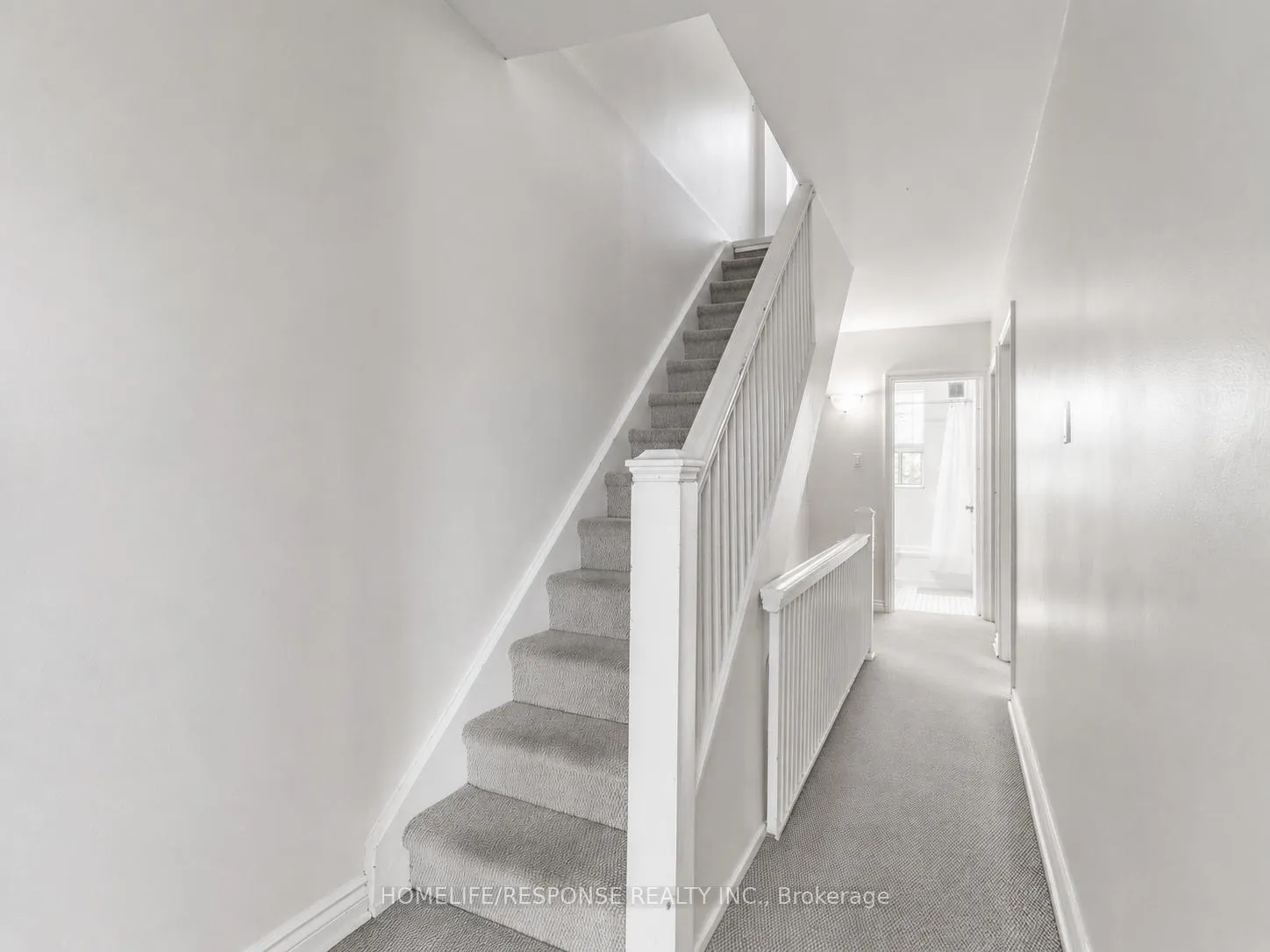 Photo 30 of 127 Lee Avenue, Toronto, The Beaches — HOMEH