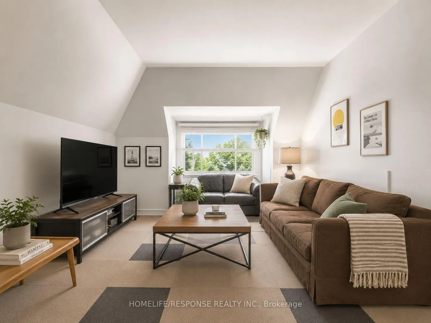Photo 32 of 127 Lee Avenue, Toronto, The Beaches — HOMEH