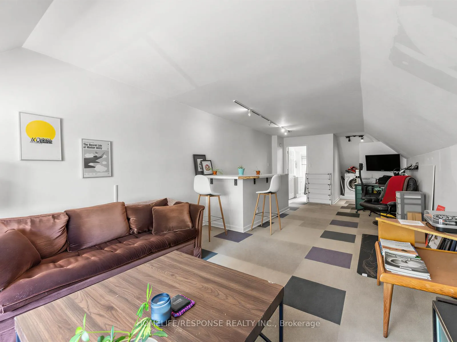 Photo 33 of 127 Lee Avenue, Toronto, The Beaches — HOMEH