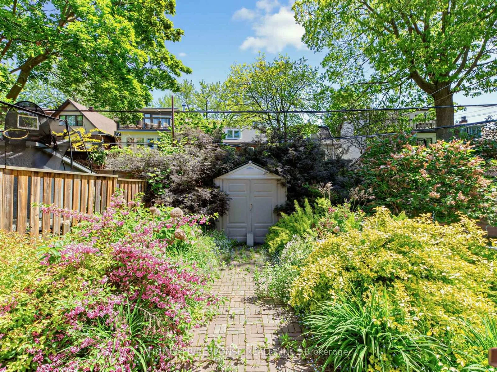 Photo 35 of 127 Lee Avenue, Toronto, The Beaches — HOMEH