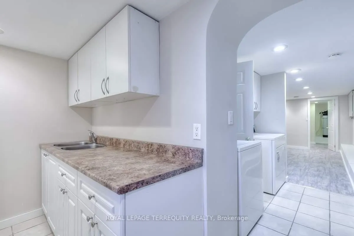 Photo 4 of Unit Bsmt, 1760 Queen Street E, Toronto, The Beaches — HOMEH