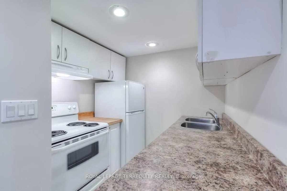 Photo 5 of Unit Bsmt, 1760 Queen Street E, Toronto, The Beaches — HOMEH