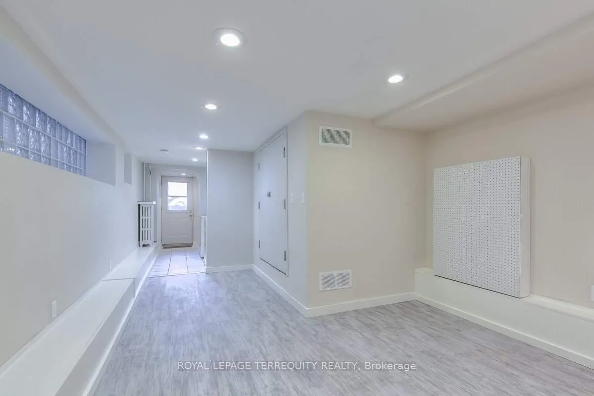 Photo 8 of Unit Bsmt, 1760 Queen Street E, Toronto, The Beaches — HOMEH