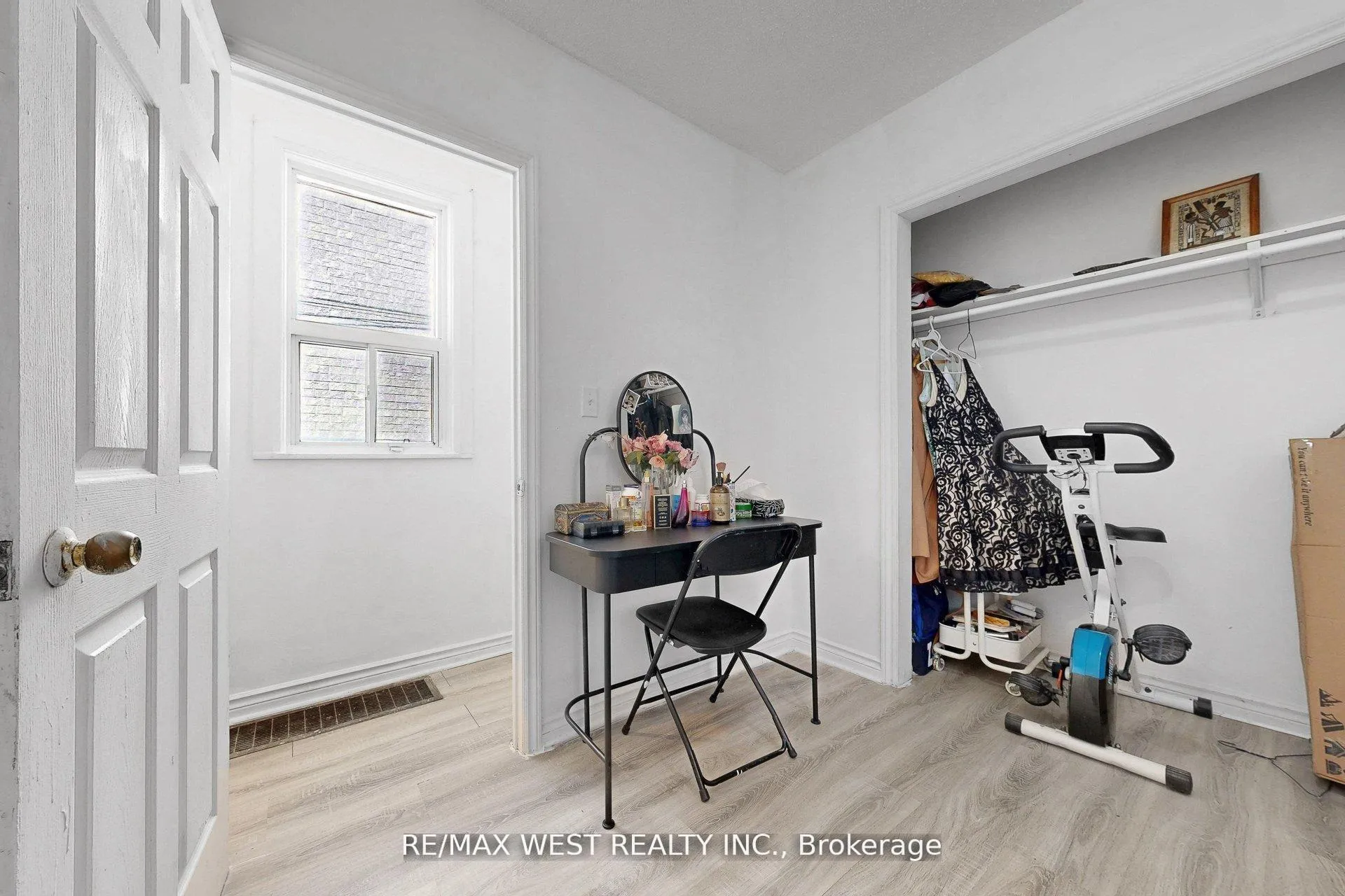 Photo 7 of 538 McRoberts Avenue, Toronto, Caledonia-Fairbank — HOMEH