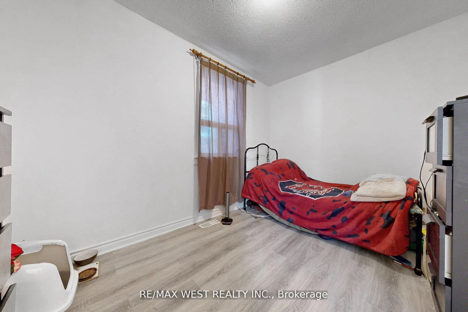 Photo 8 of 538 McRoberts Avenue, Toronto, Caledonia-Fairbank — HOMEH