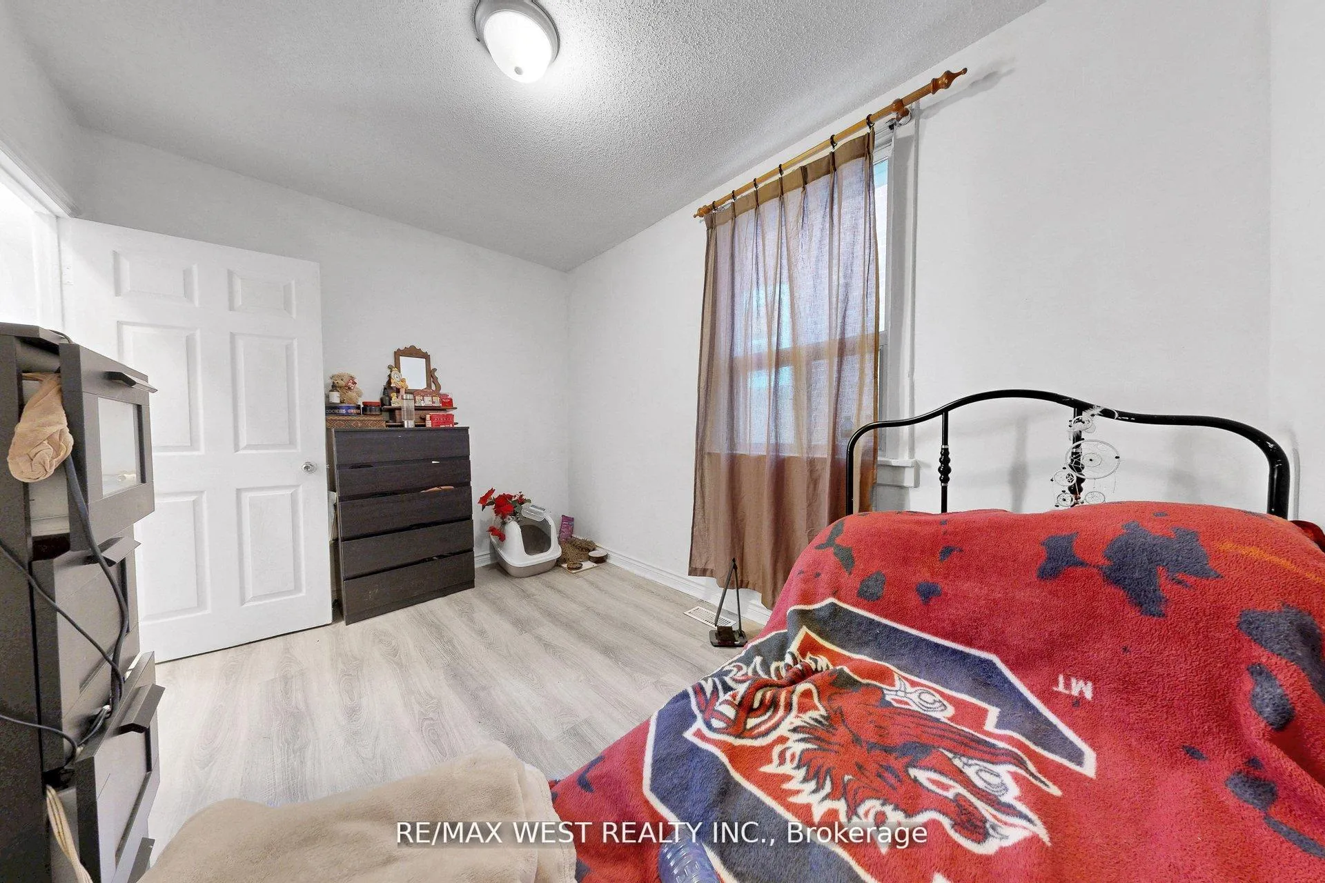 Photo 10 of 538 McRoberts Avenue, Toronto, Caledonia-Fairbank — HOMEH
