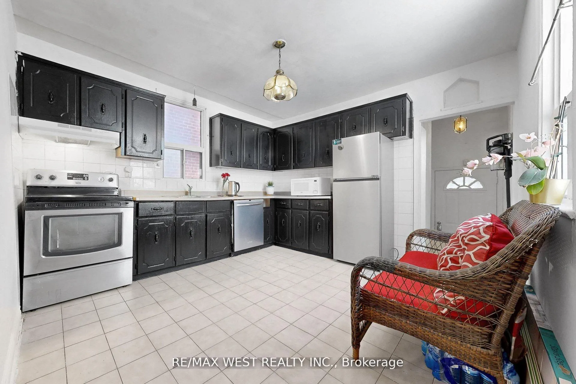Photo 11 of 538 McRoberts Avenue, Toronto, Caledonia-Fairbank — HOMEH