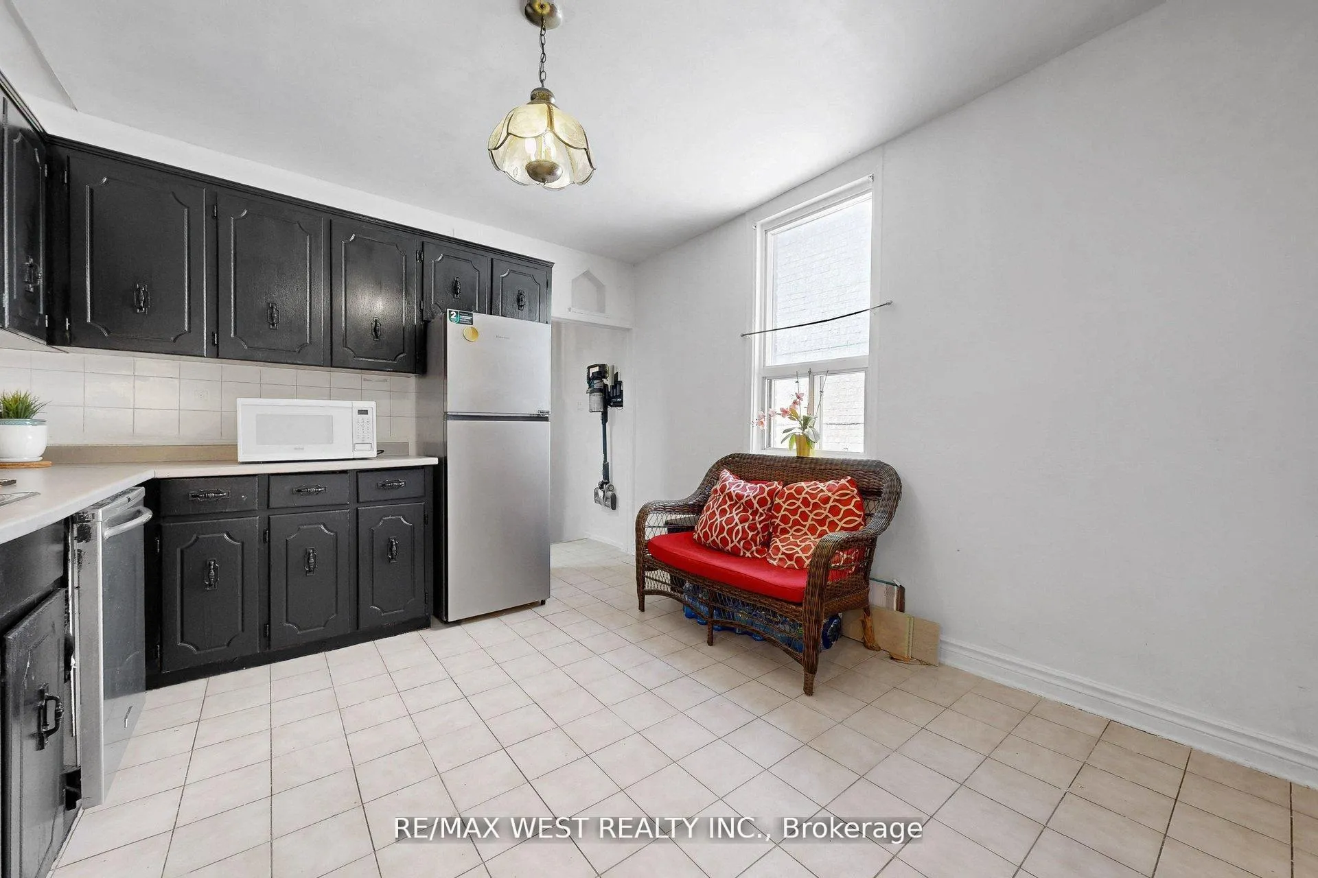 Photo 14 of 538 McRoberts Avenue, Toronto, Caledonia-Fairbank — HOMEH