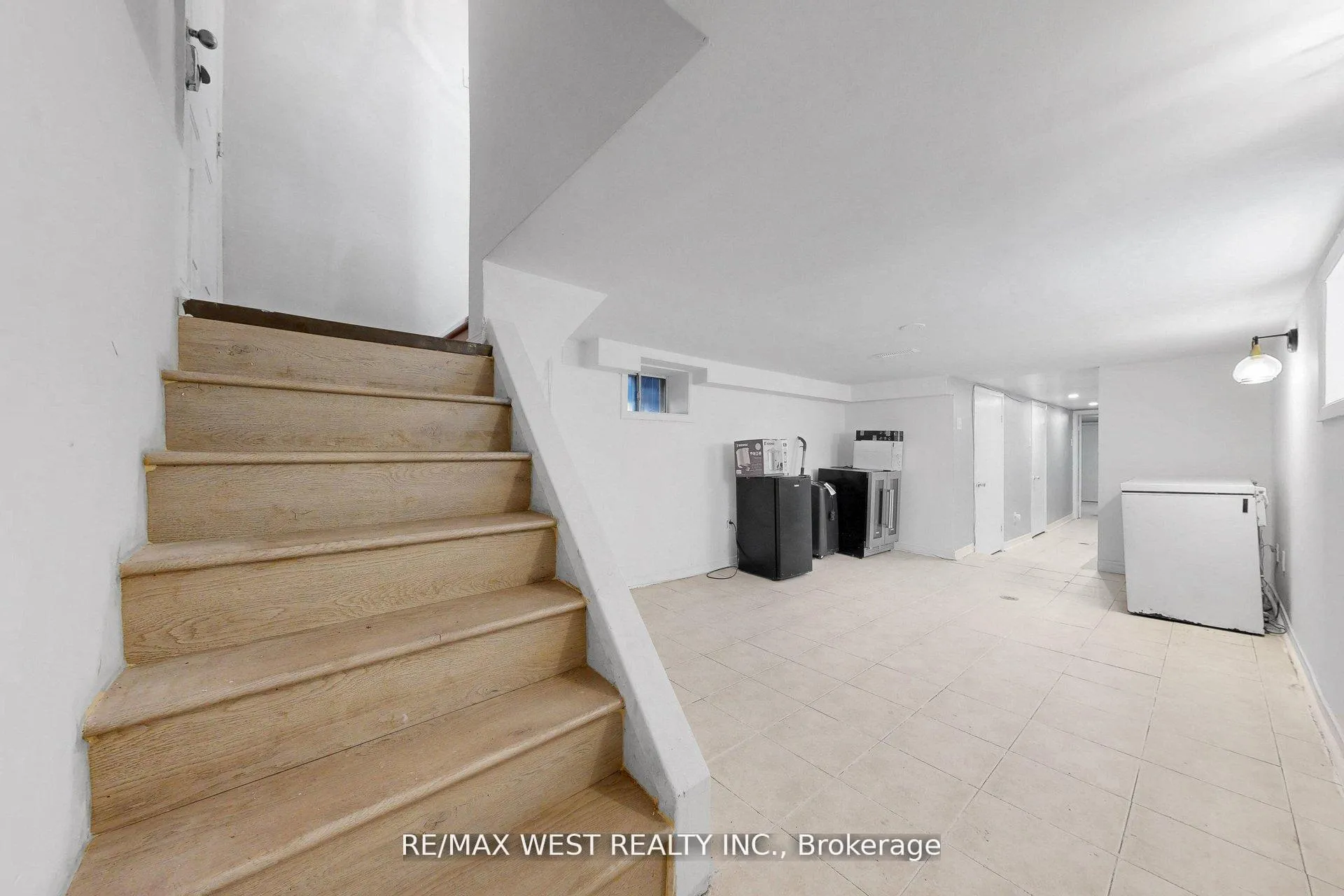Photo 17 of 538 McRoberts Avenue, Toronto, Caledonia-Fairbank — HOMEH