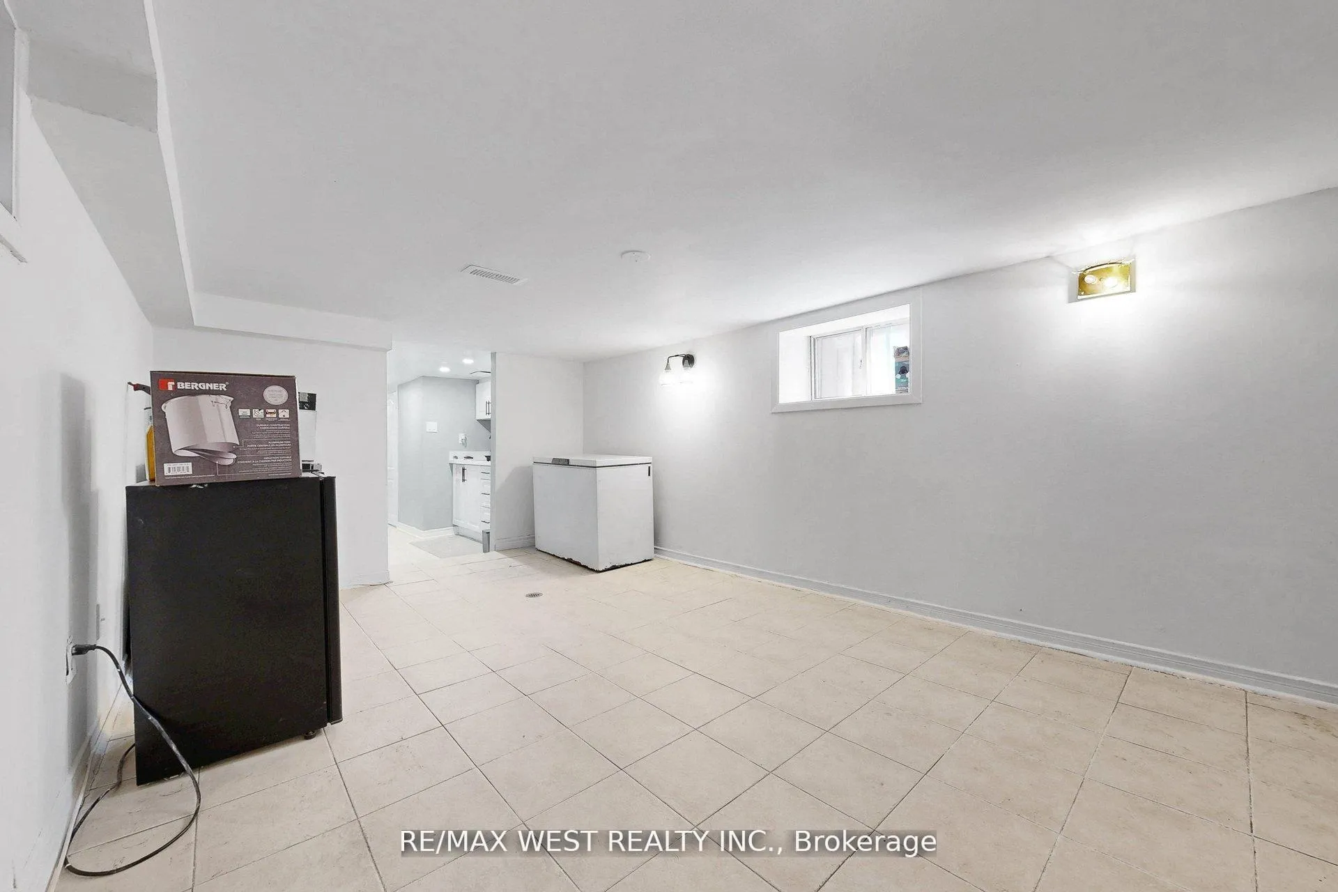 Photo 18 of 538 McRoberts Avenue, Toronto, Caledonia-Fairbank — HOMEH