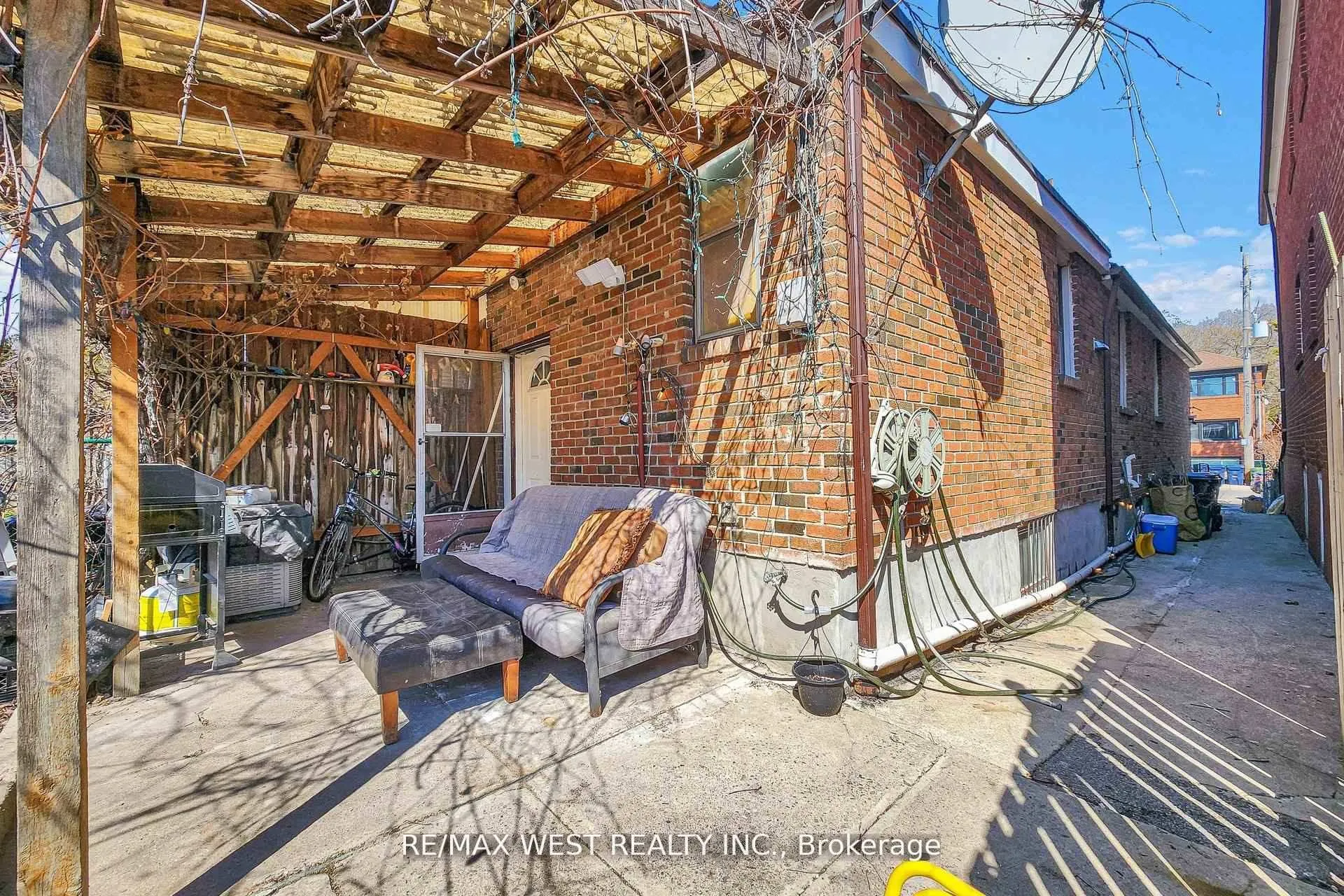 Photo 28 of 538 McRoberts Avenue, Toronto, Caledonia-Fairbank — HOMEH