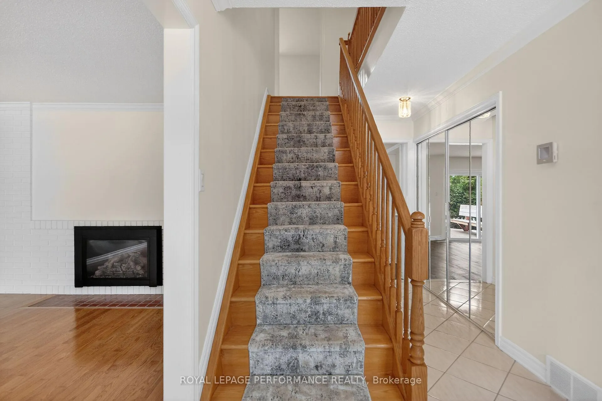 Photo 3 of 15 Hallowell Court, Ottawa, Arlington Woods — HOMEH
