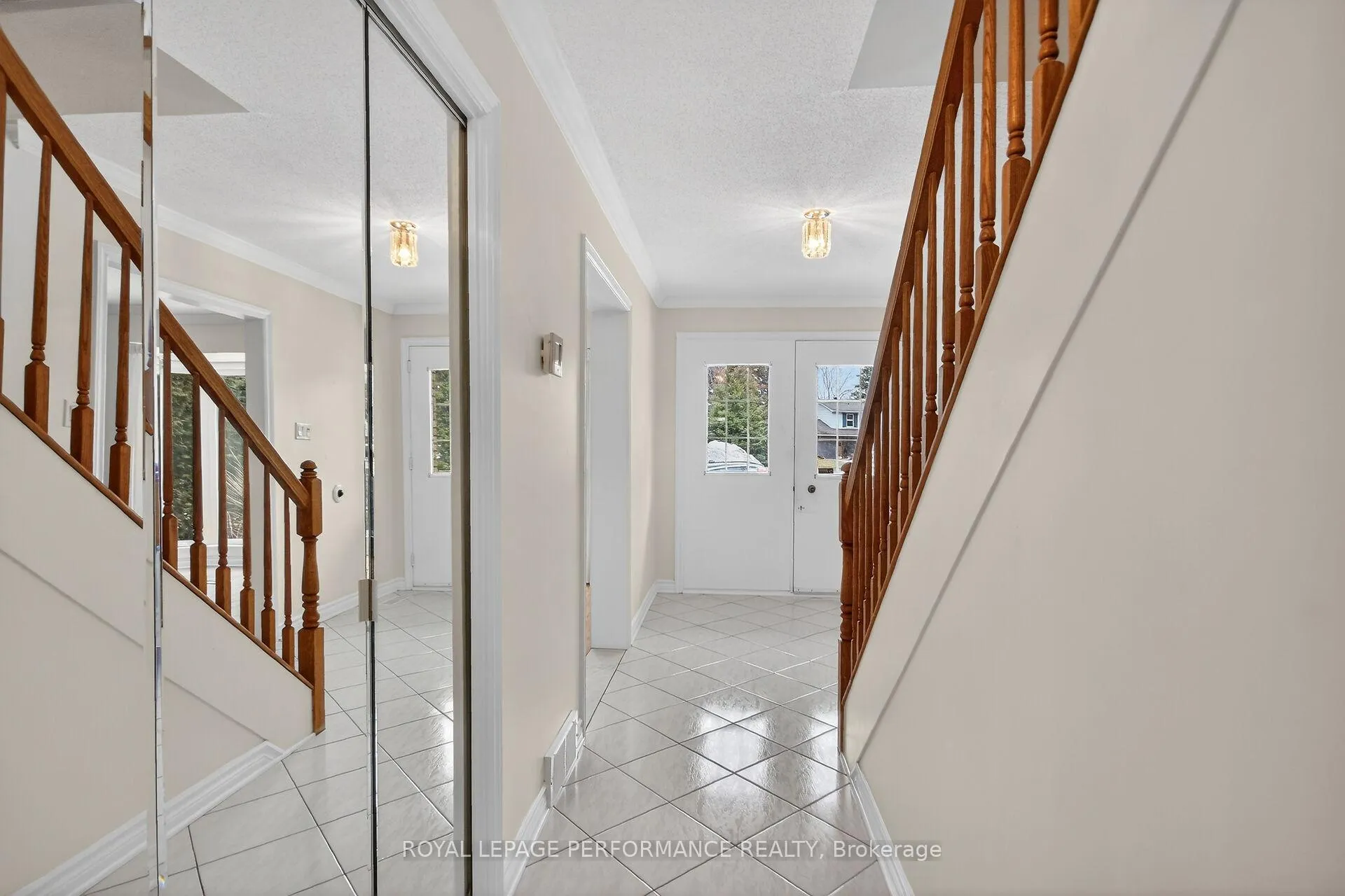 Photo 4 of 15 Hallowell Court, Ottawa, Arlington Woods — HOMEH