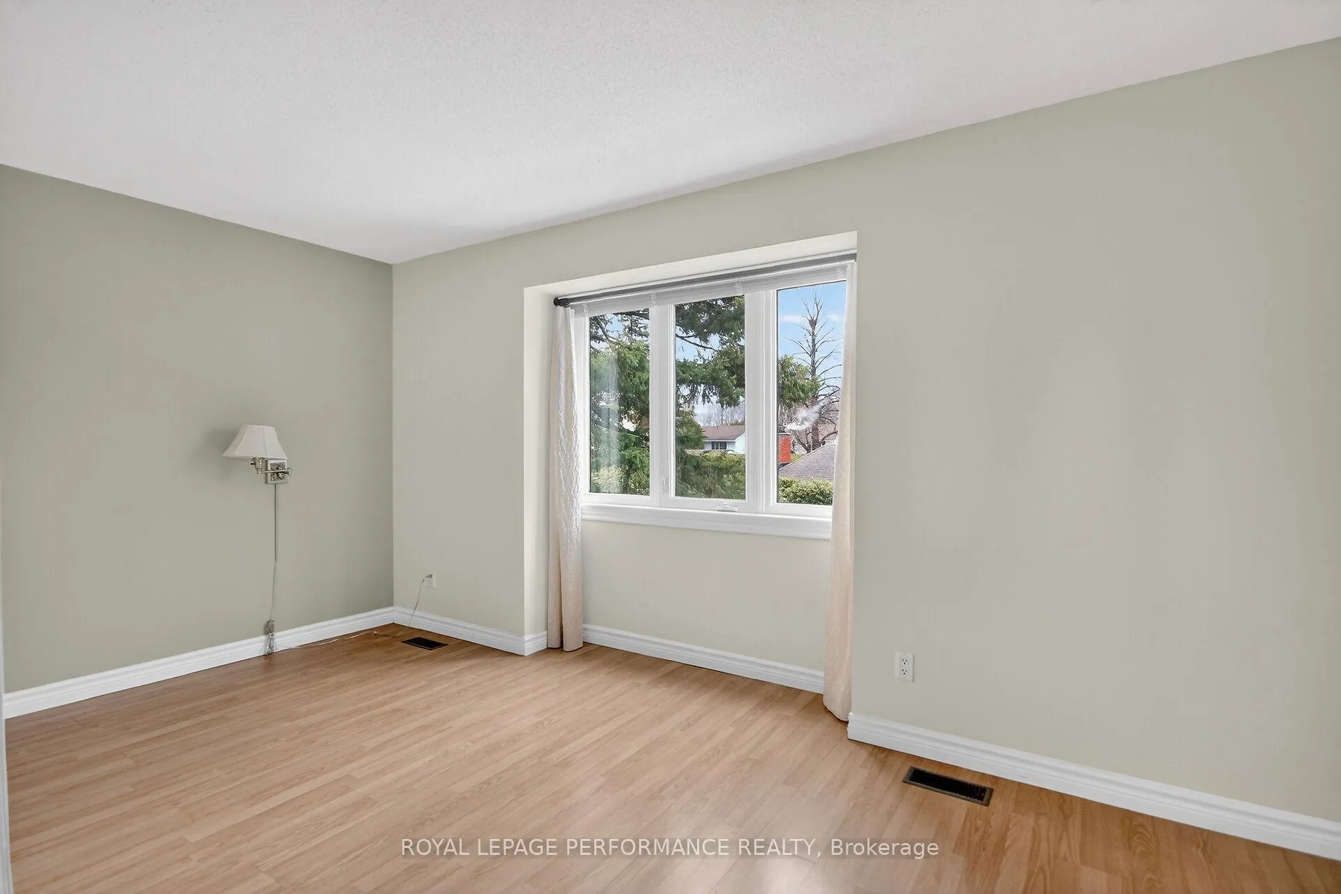 Photo 25 of 15 Hallowell Court, Ottawa, Arlington Woods — HOMEH