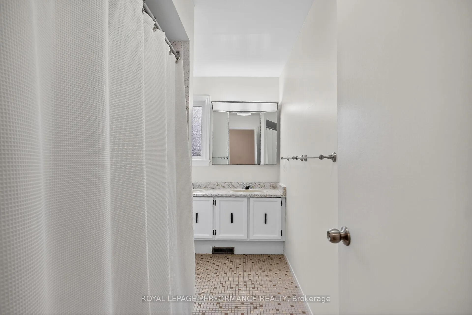 Photo 28 of 15 Hallowell Court, Ottawa, Arlington Woods — HOMEH