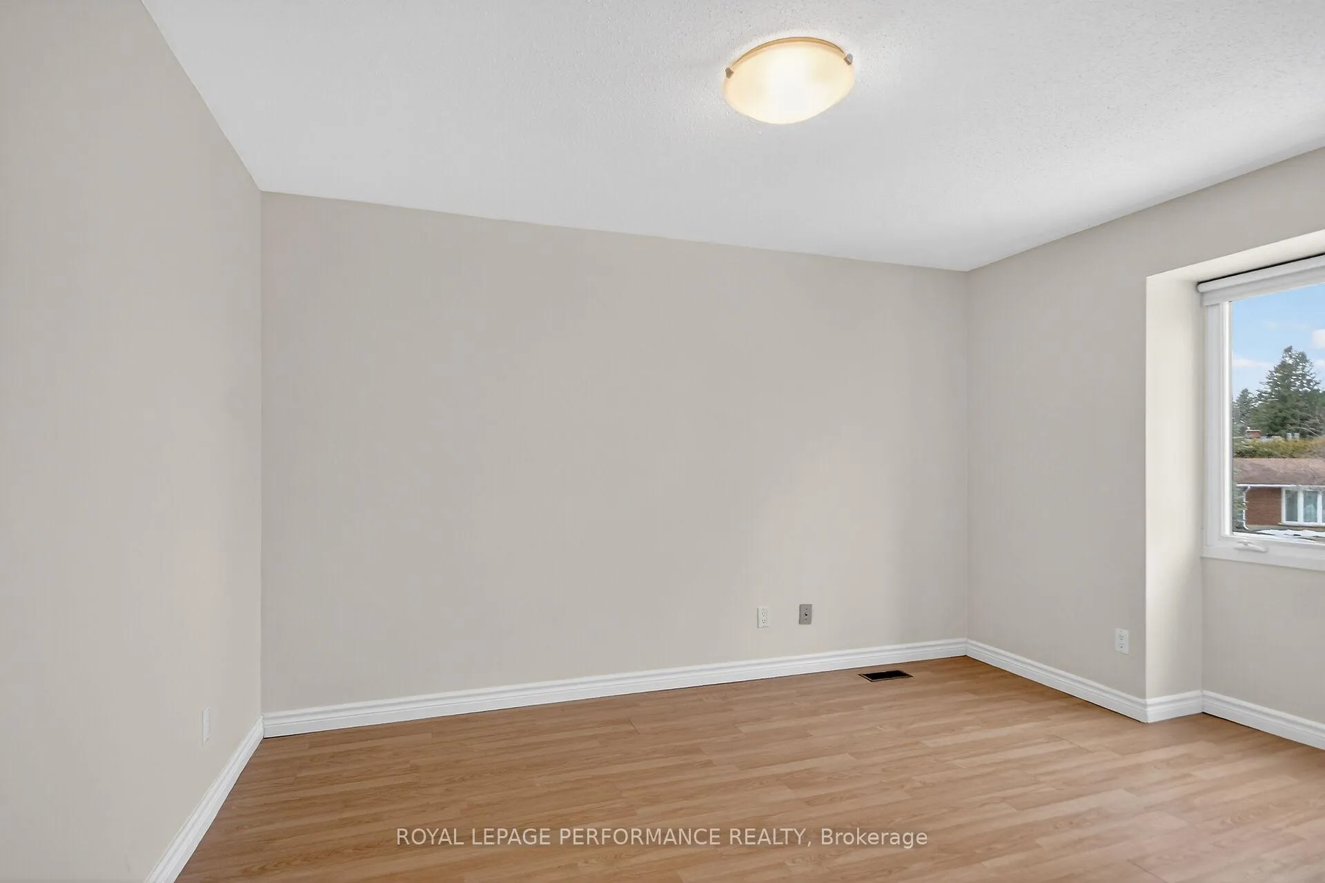 Photo 35 of 15 Hallowell Court, Ottawa, Arlington Woods — HOMEH