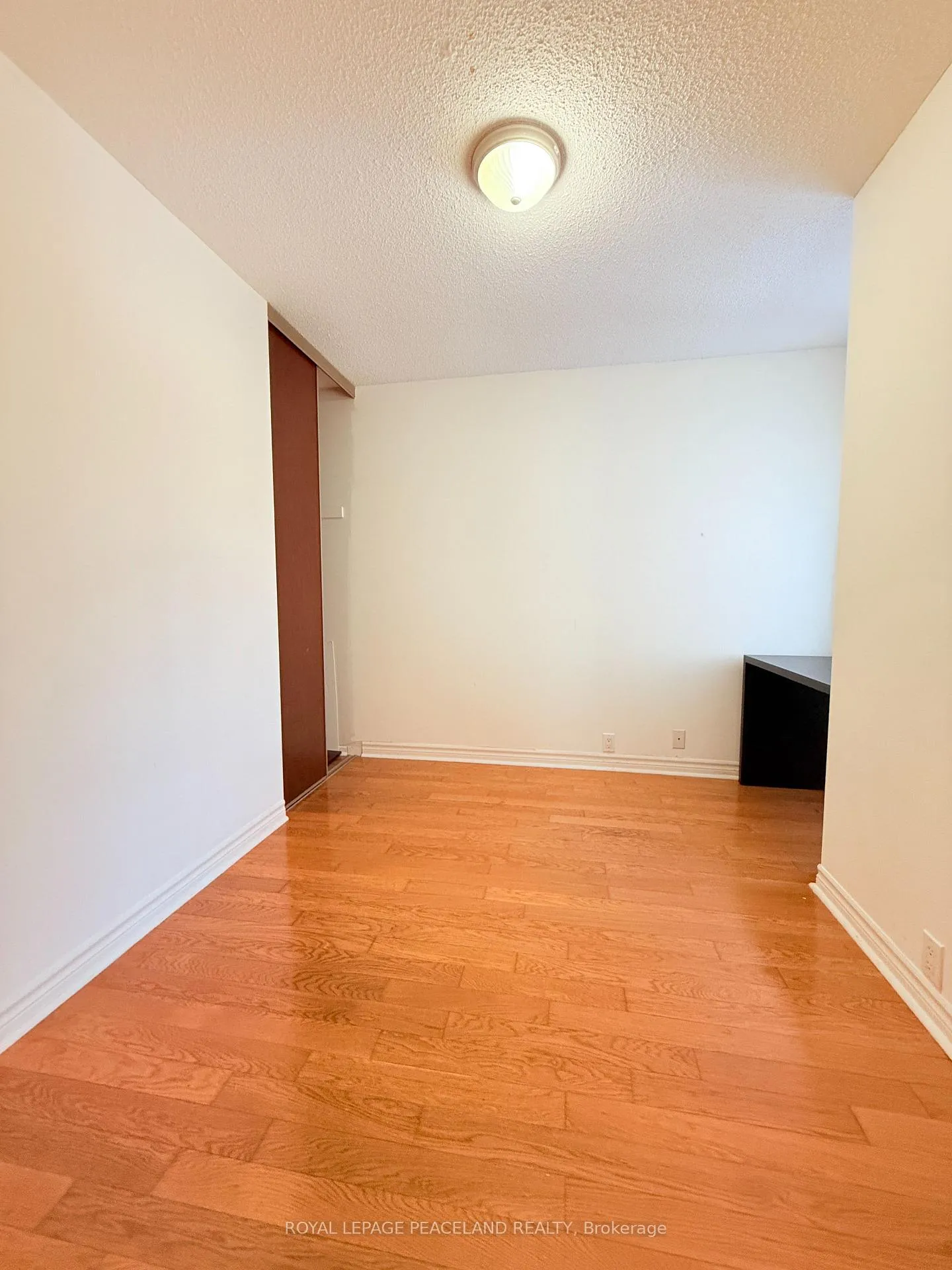 Photo 8 of 16 Madsen Crescent, Markham, Markville — HOMEH