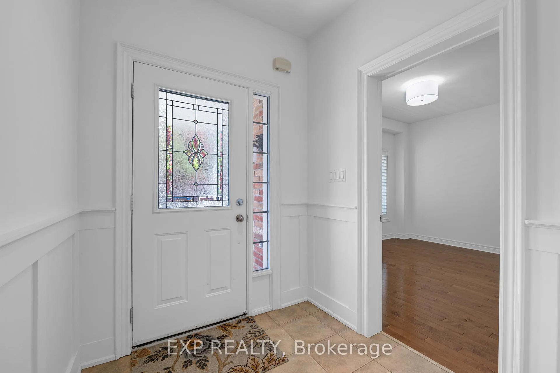 Photo 4 of 16 Haverhill Terrace, Aurora, Bayview Wellington — HOMEH