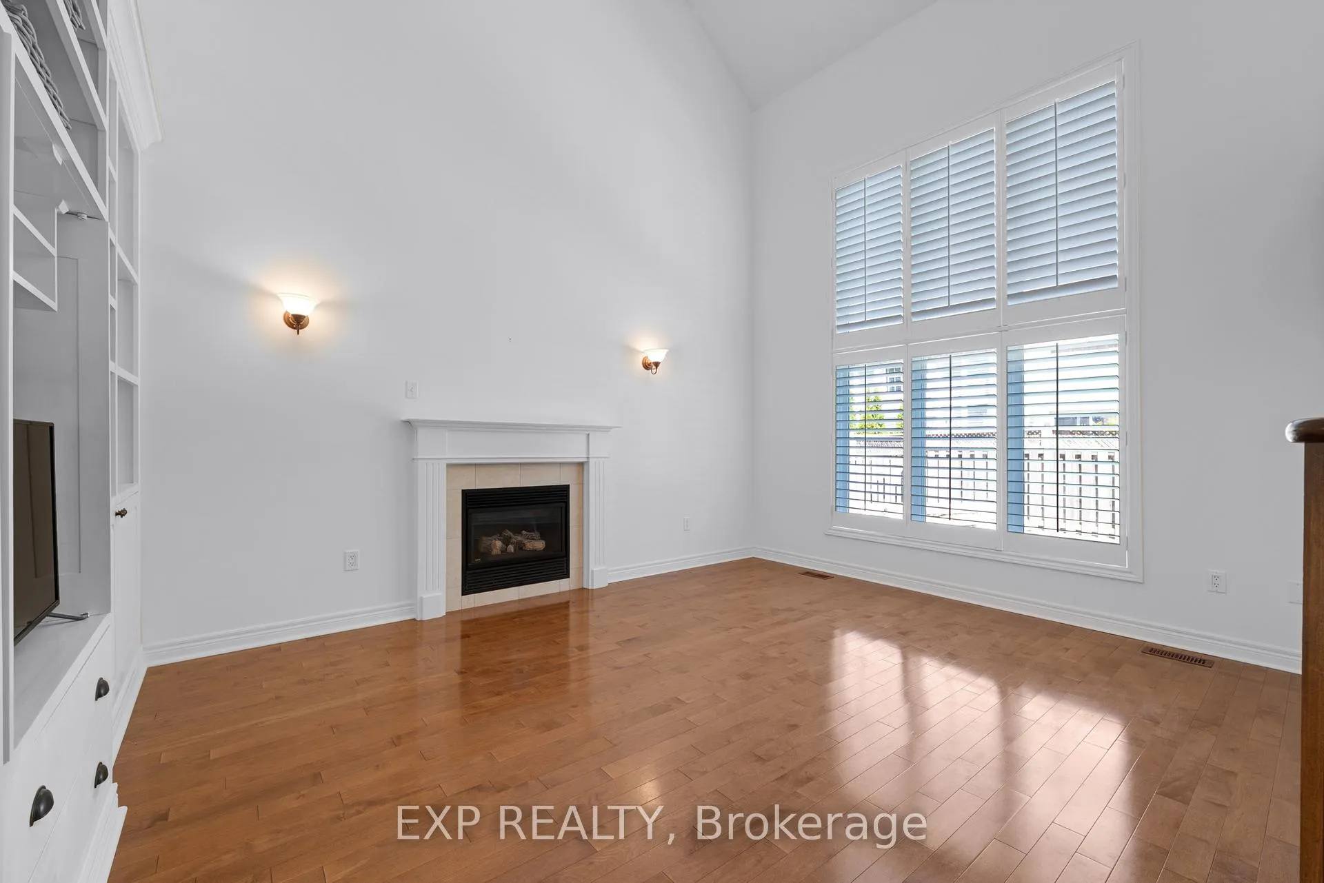 Photo 7 of 16 Haverhill Terrace, Aurora, Bayview Wellington — HOMEH