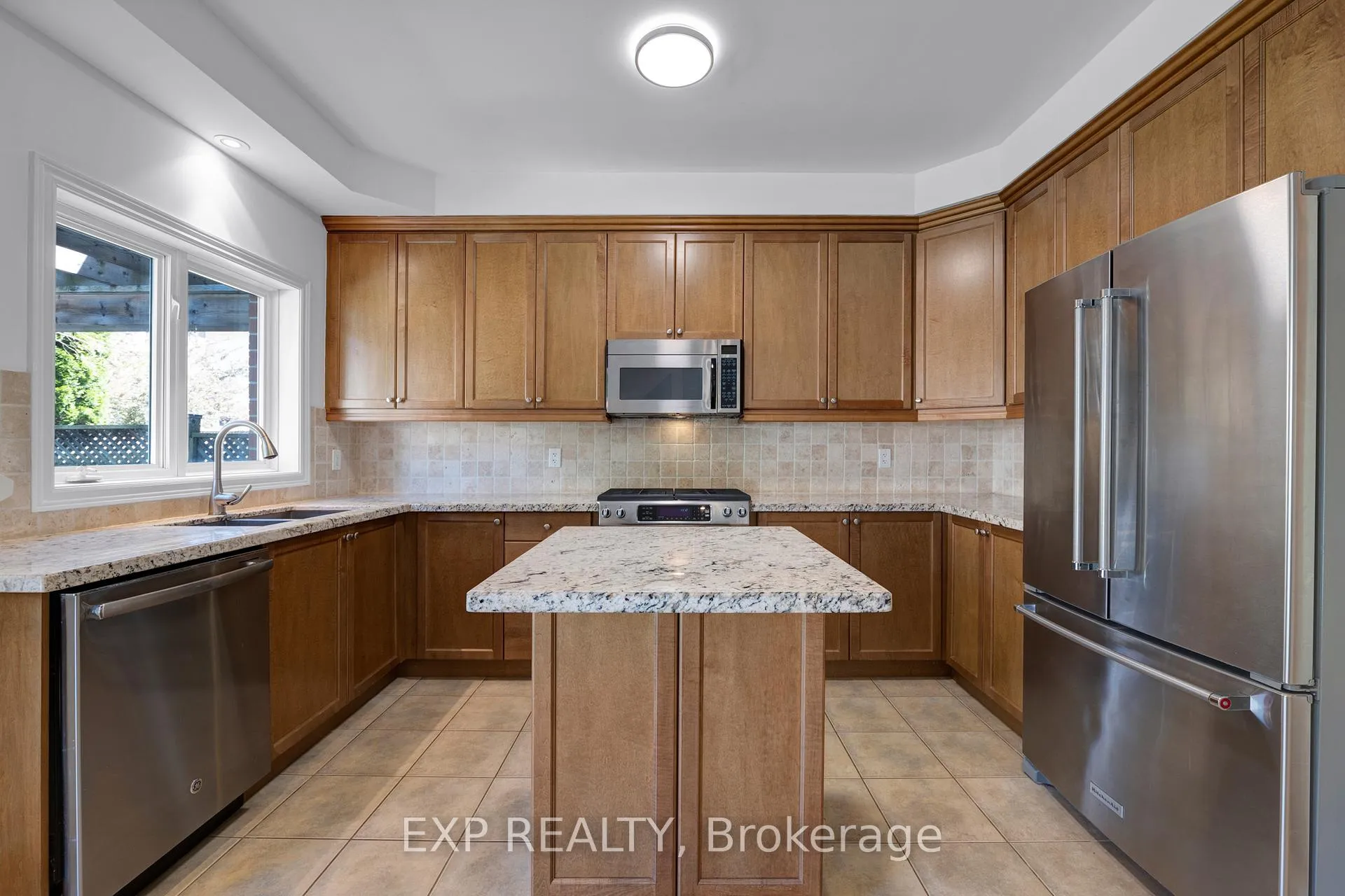 Photo 10 of 16 Haverhill Terrace, Aurora, Bayview Wellington — HOMEH