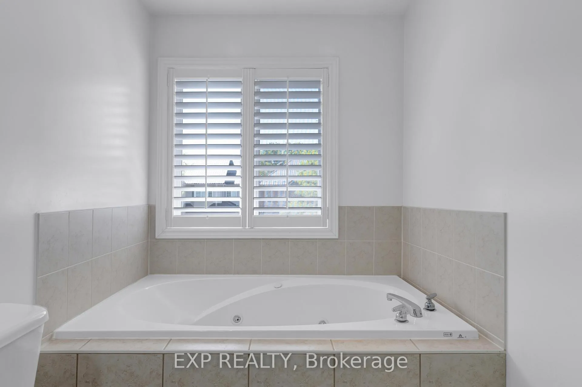 Photo 26 of 16 Haverhill Terrace, Aurora, Bayview Wellington — HOMEH