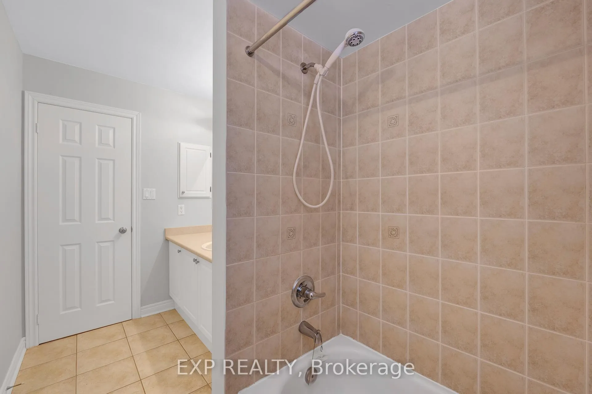 Photo 35 of 16 Haverhill Terrace, Aurora, Bayview Wellington — HOMEH