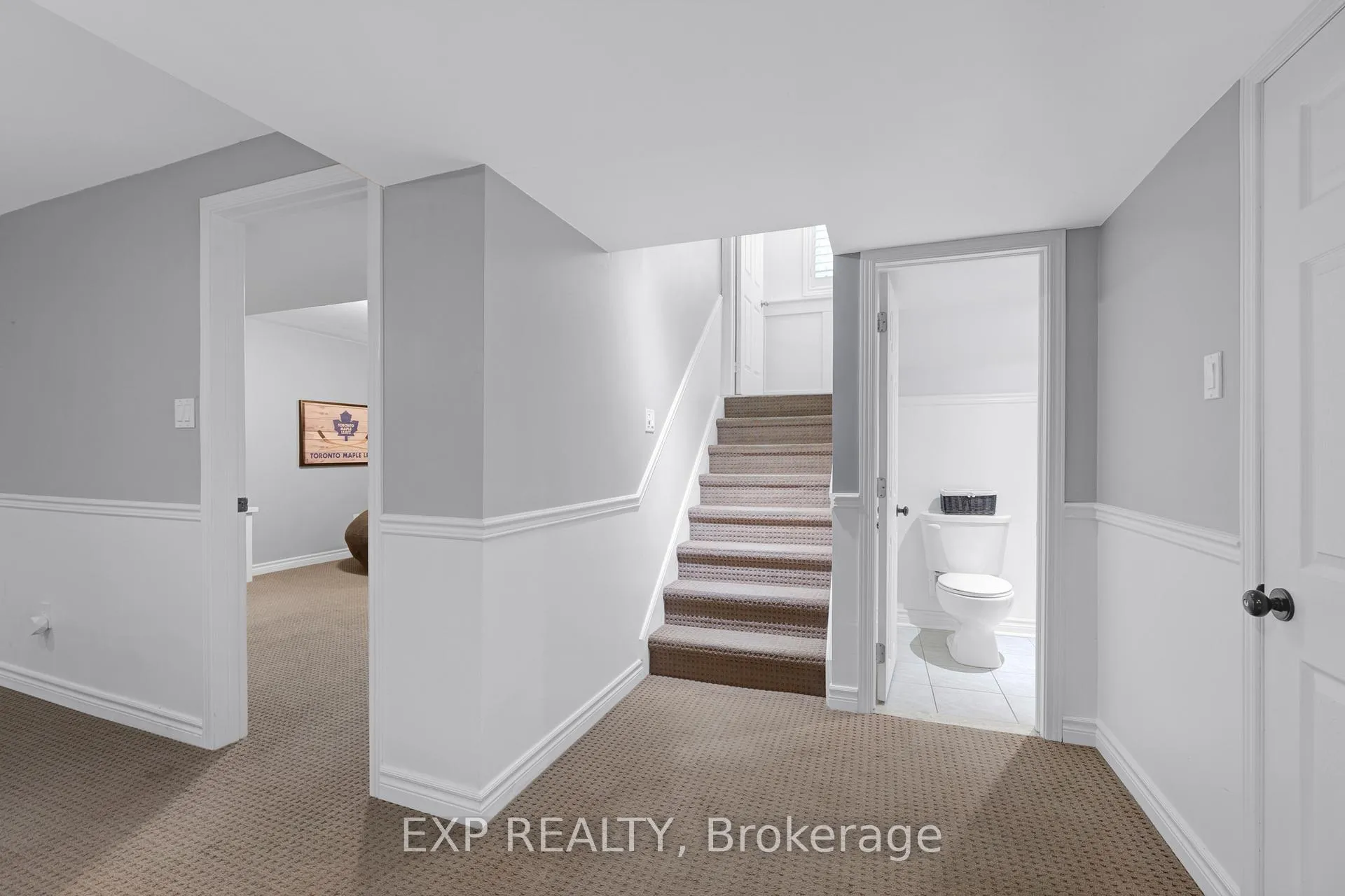 Photo 38 of 16 Haverhill Terrace, Aurora, Bayview Wellington — HOMEH