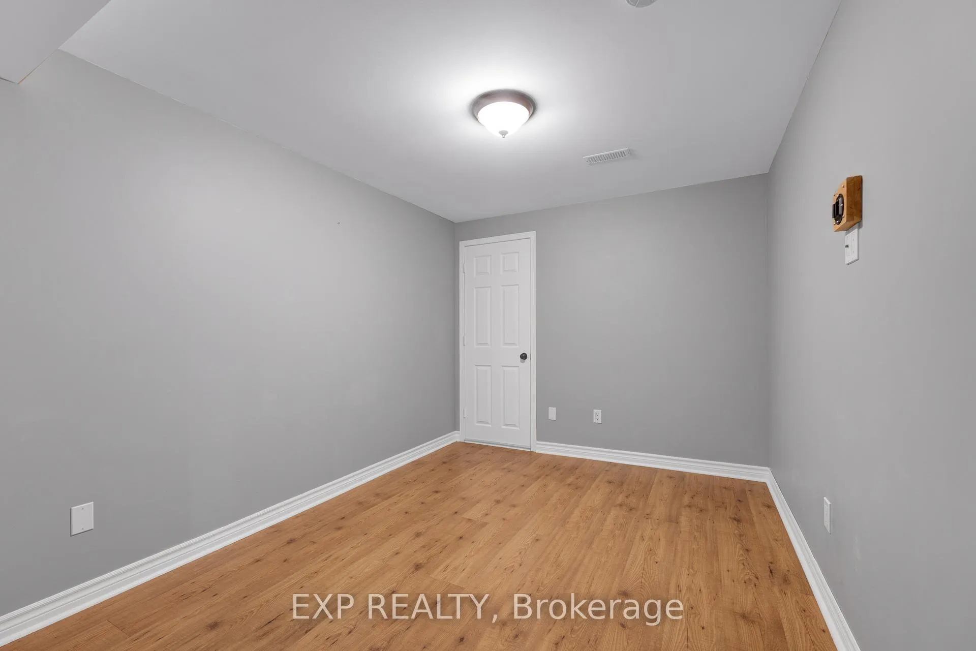 Photo 44 of 16 Haverhill Terrace, Aurora, Bayview Wellington — HOMEH