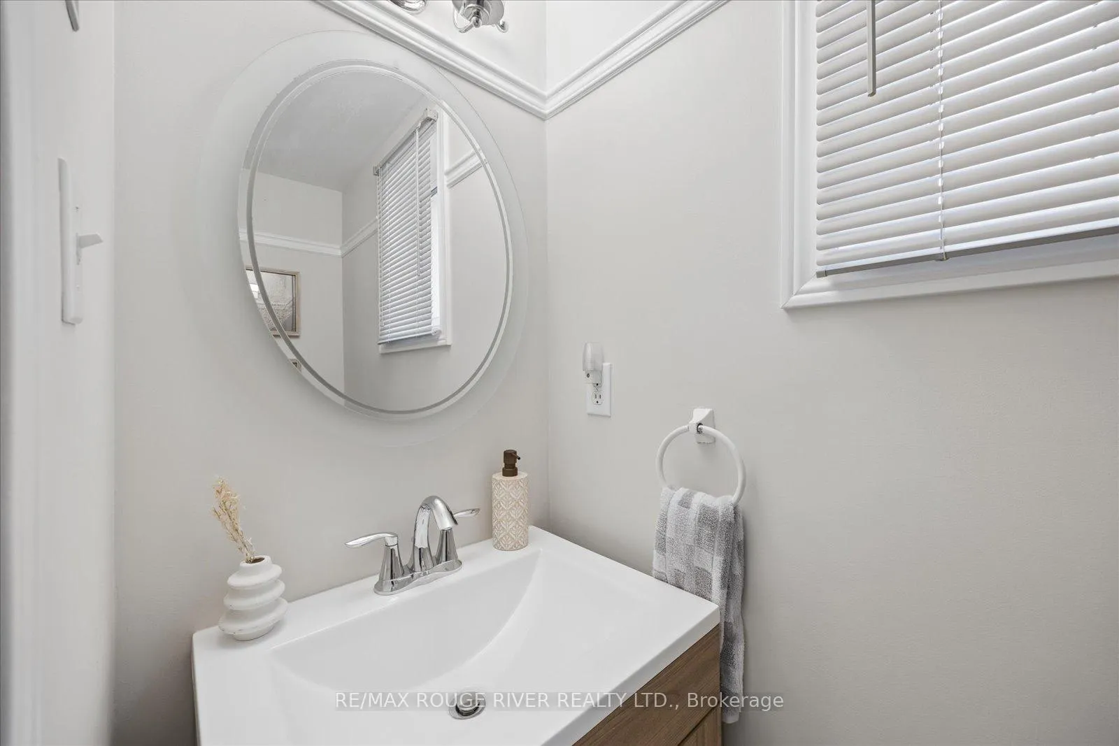 Photo 21 of 33 Shore Avenue, Whitby, Rolling Acres — HOMEH
