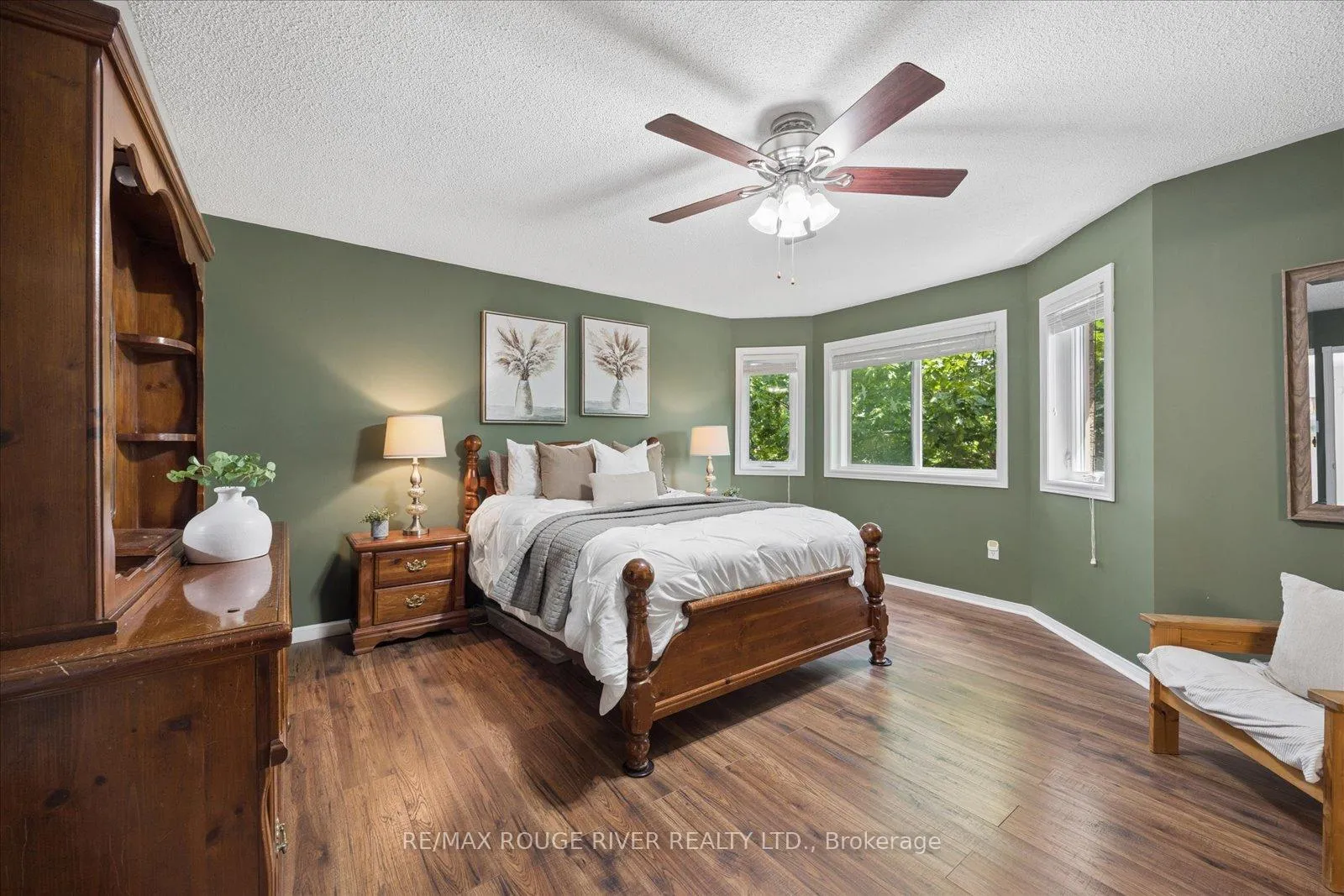Photo 25 of 33 Shore Avenue, Whitby, Rolling Acres — HOMEH