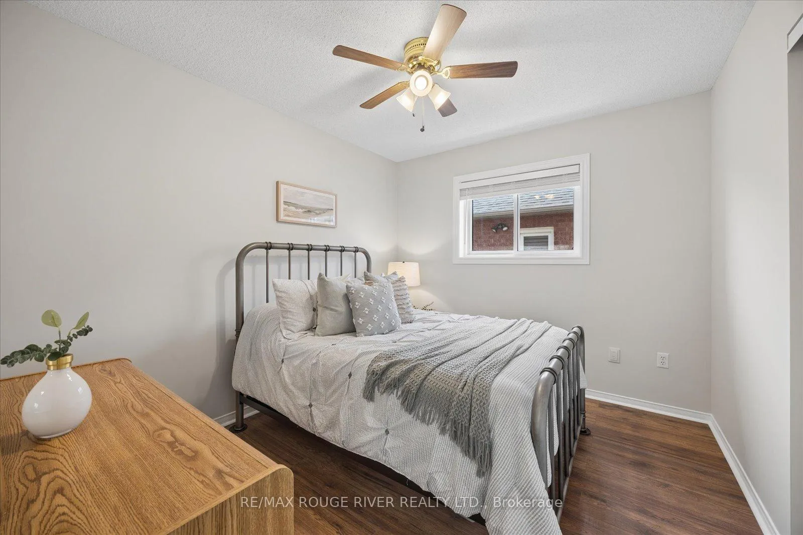 Photo 29 of 33 Shore Avenue, Whitby, Rolling Acres — HOMEH