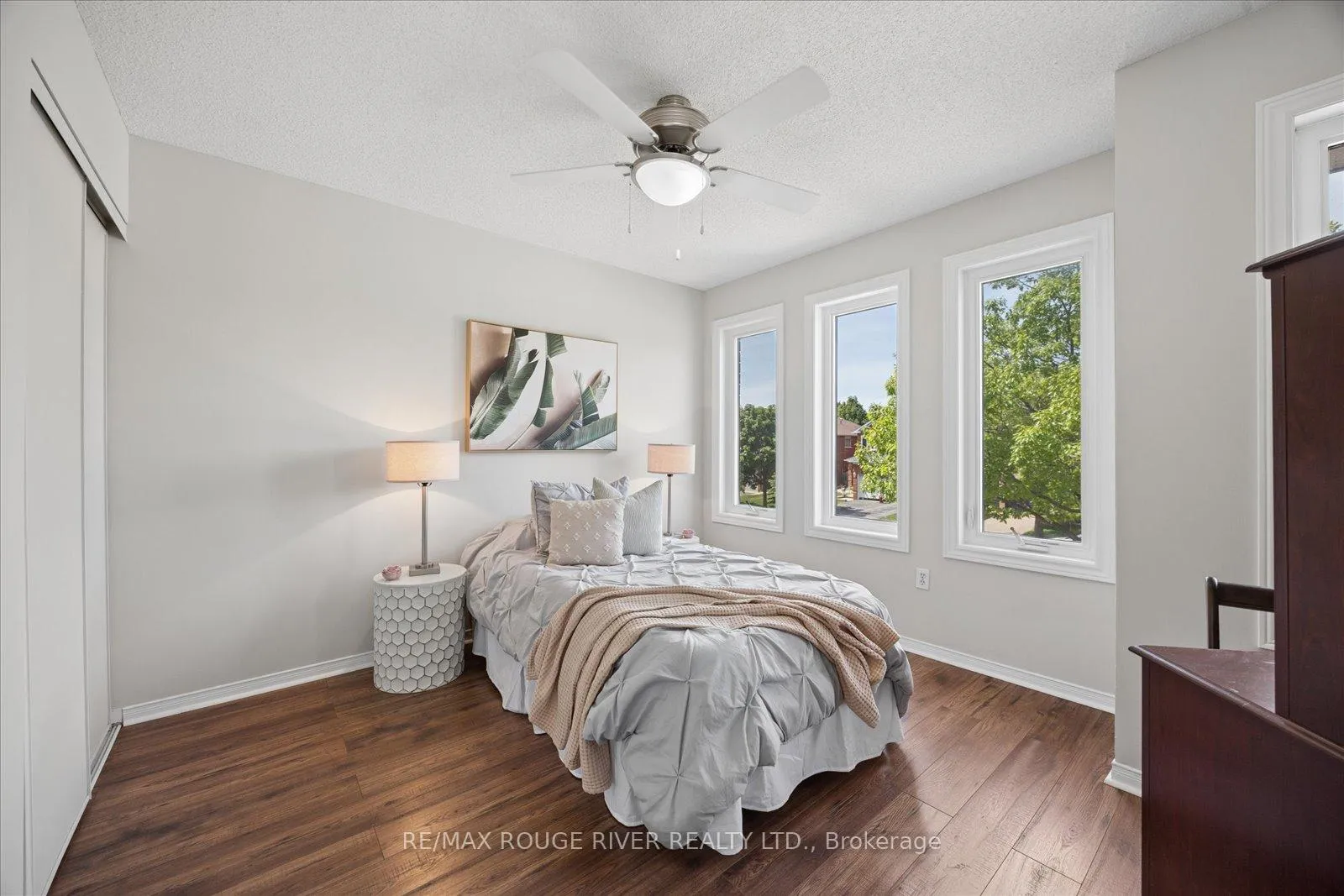 Photo 31 of 33 Shore Avenue, Whitby, Rolling Acres — HOMEH