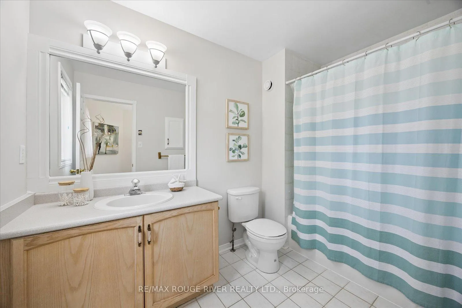 Photo 34 of 33 Shore Avenue, Whitby, Rolling Acres — HOMEH