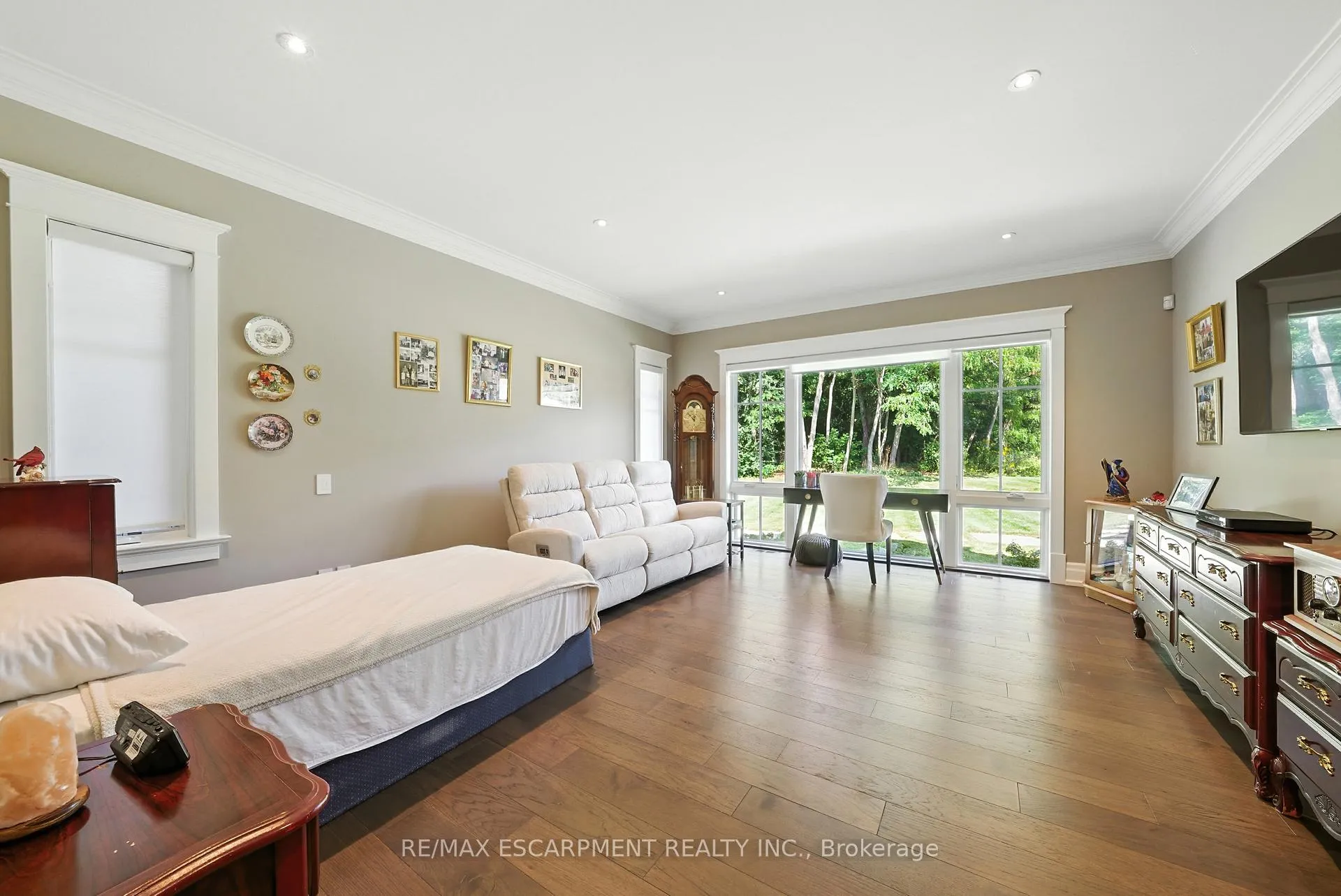Photo 19 of 597 Old York Road, Burlington, Grindstone — HOMEH