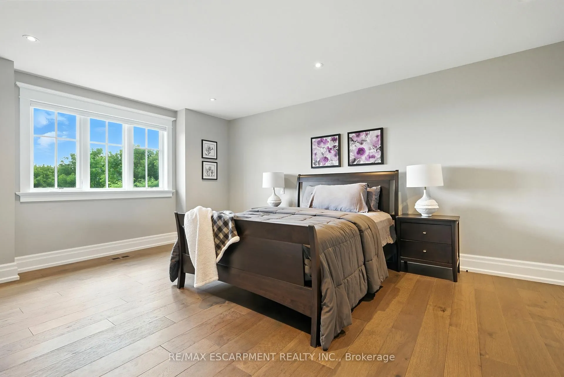 Photo 26 of 597 Old York Road, Burlington, Grindstone — HOMEH