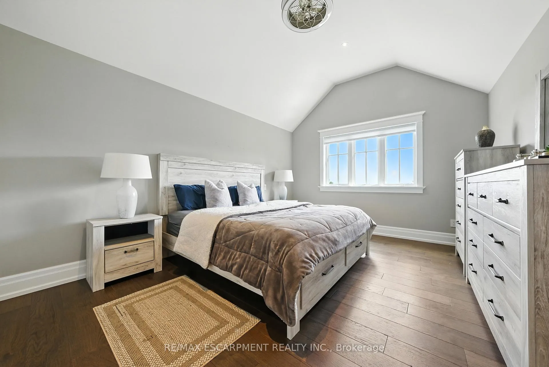 Photo 27 of 597 Old York Road, Burlington, Grindstone — HOMEH