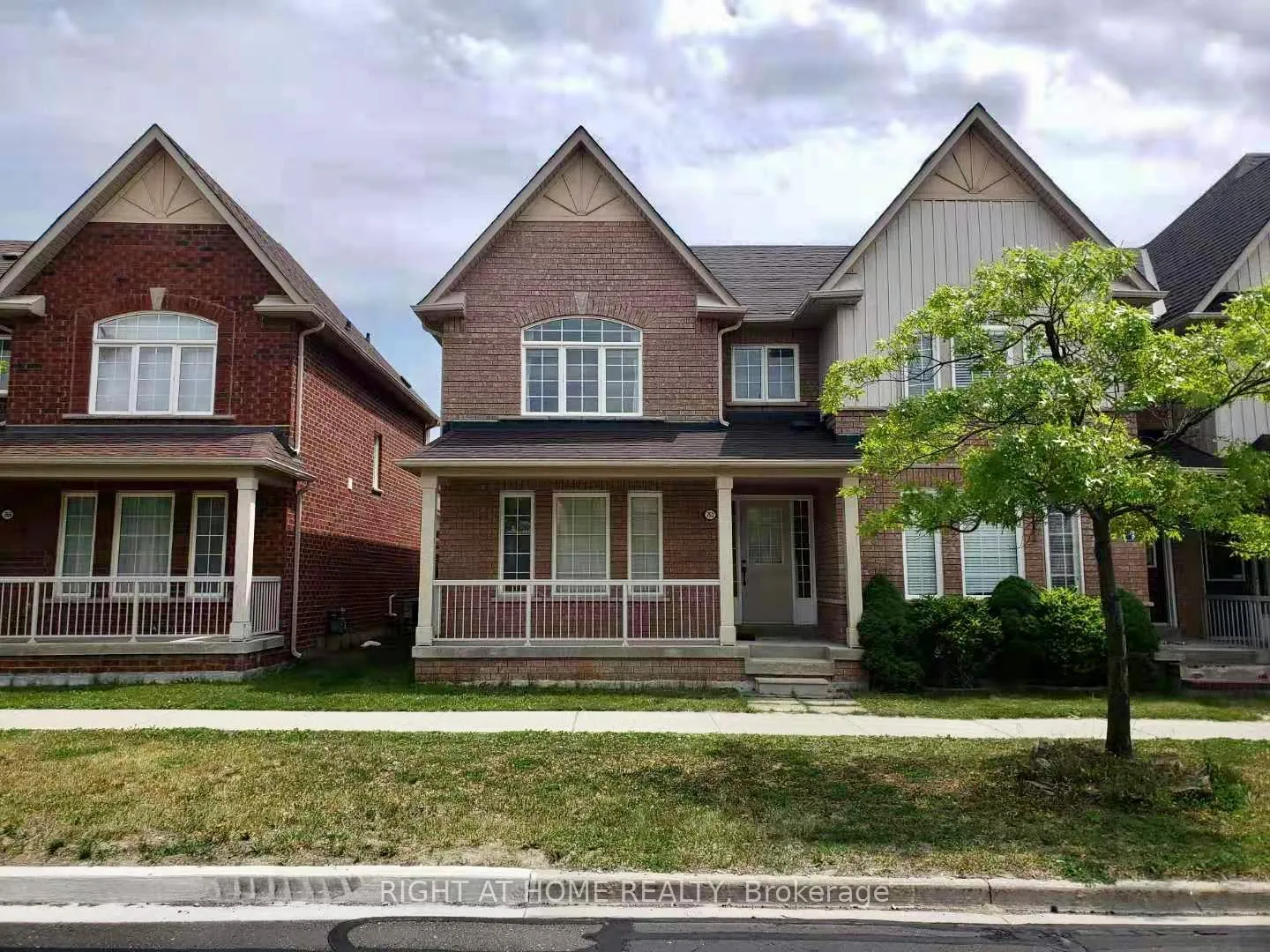 Photo 2 of 753 Bur Oak Avenue, Markham, Wismer — HOMEH