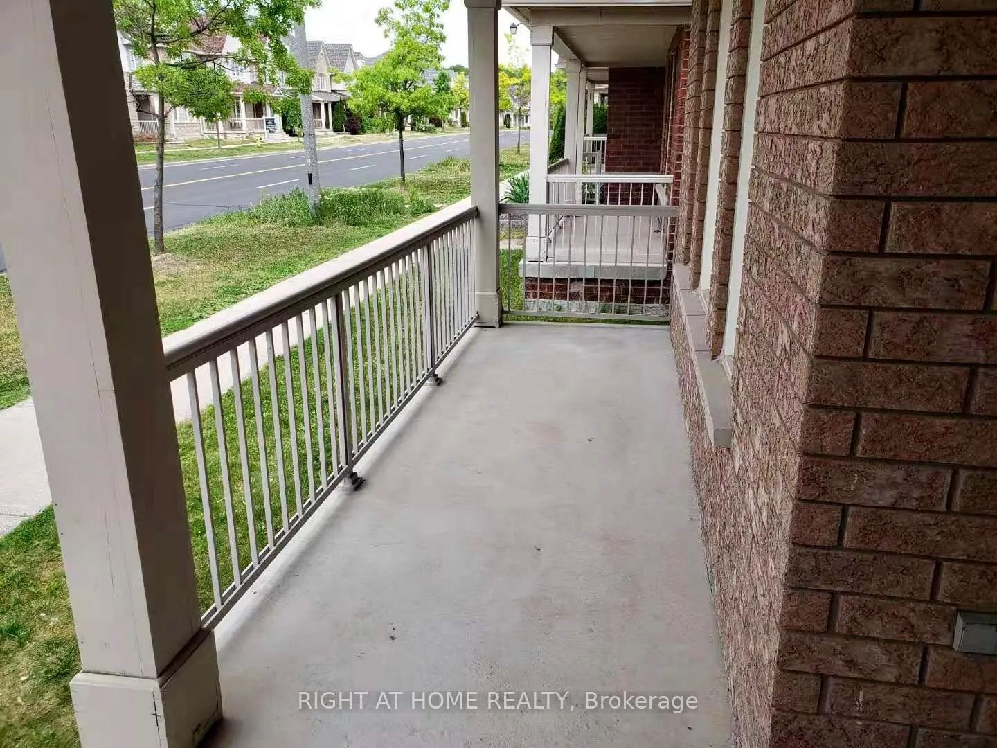 Photo 4 of 753 Bur Oak Avenue, Markham, Wismer — HOMEH