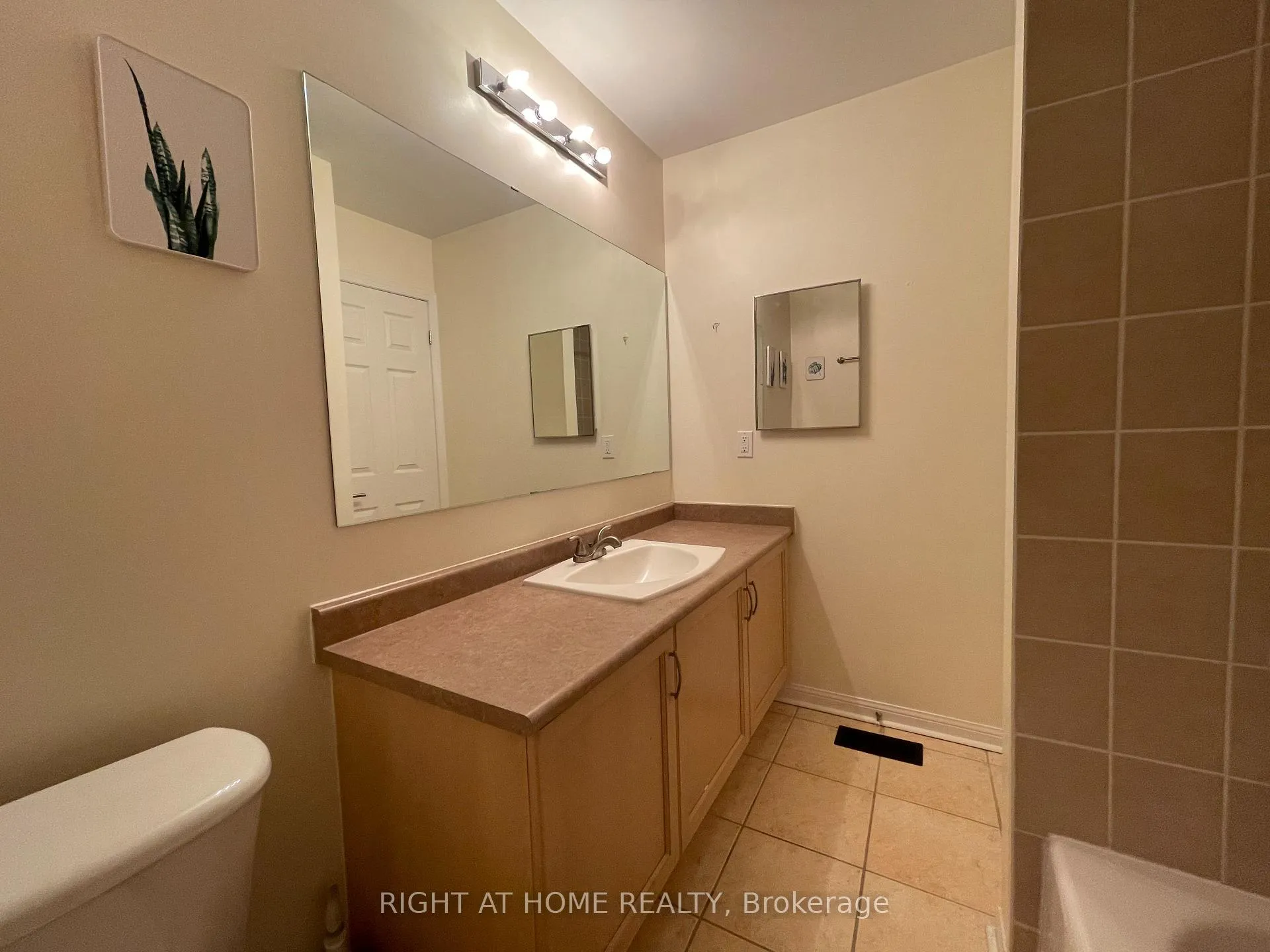 Photo 19 of 753 Bur Oak Avenue, Markham, Wismer — HOMEH