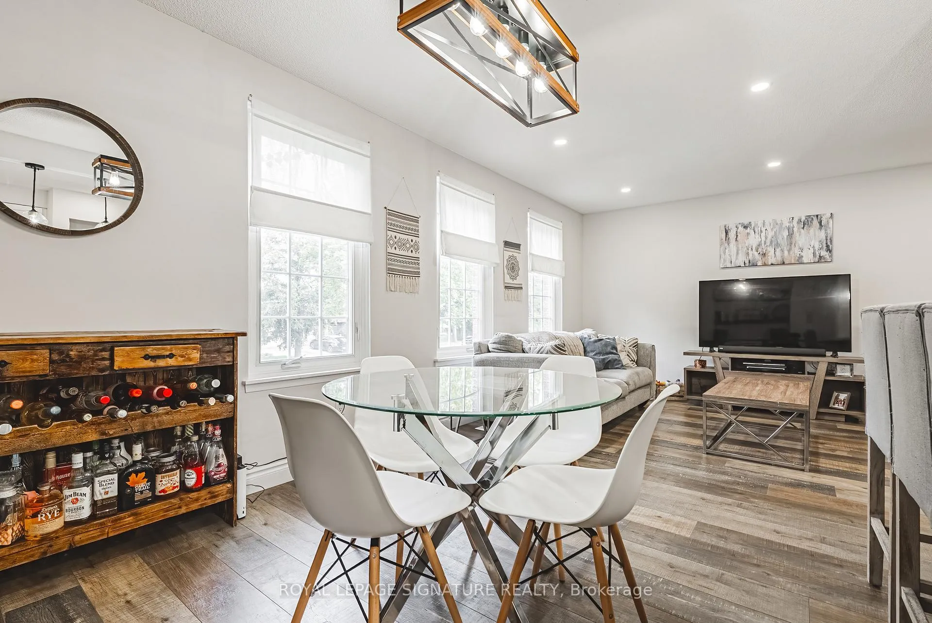 Photo 10 of 16 Apex Court, Hamilton, Stoney Creek — HOMEH