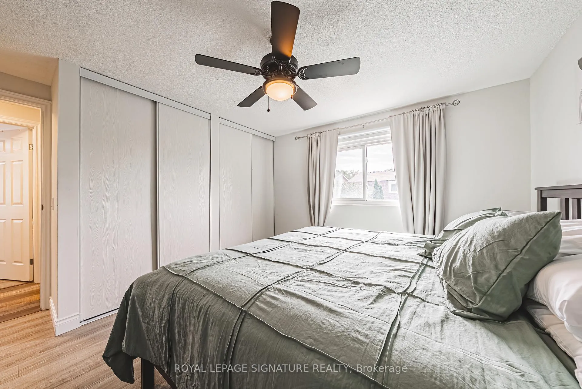 Photo 18 of 16 Apex Court, Hamilton, Stoney Creek — HOMEH