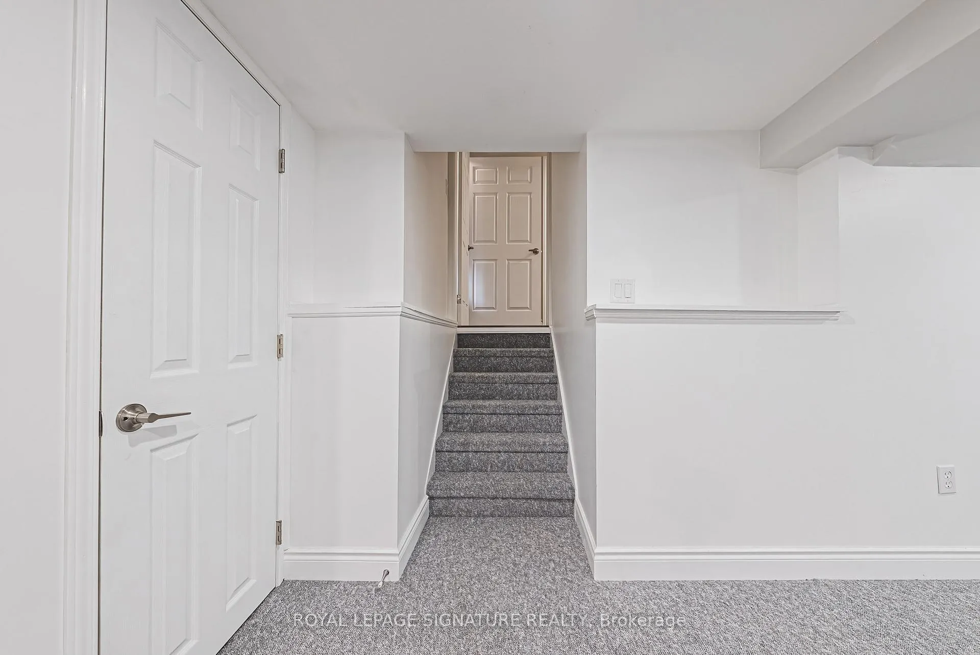 Photo 28 of 16 Apex Court, Hamilton, Stoney Creek — HOMEH